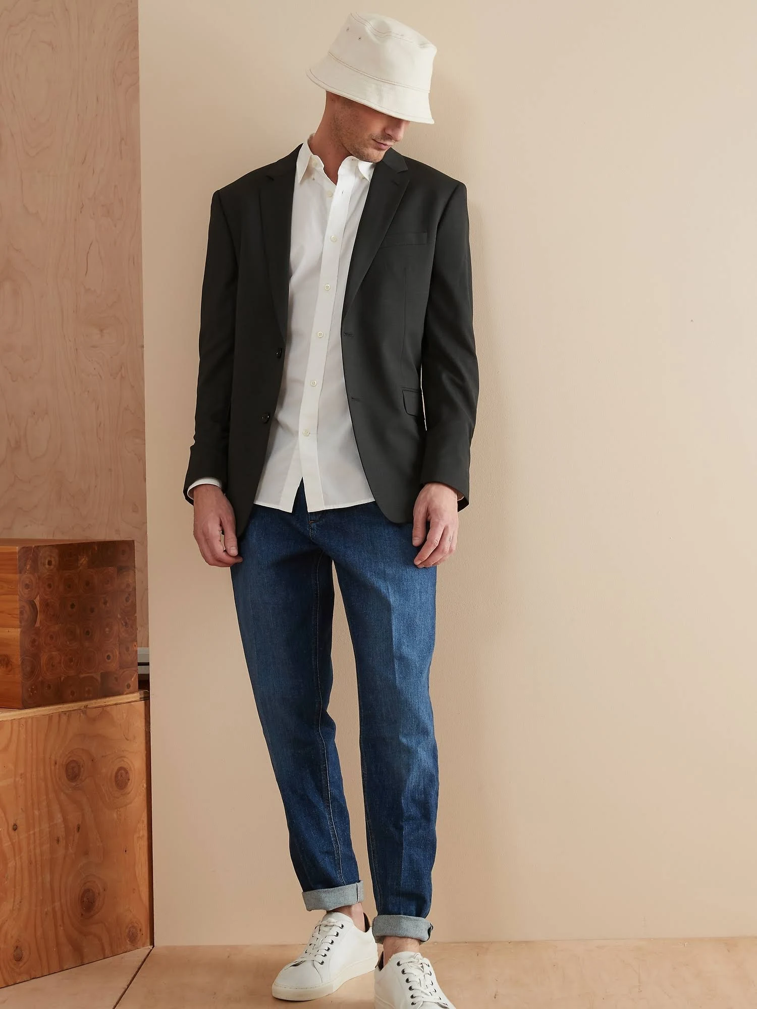 Banana Republic Men's Standard Solid Italian Wool Suit Jacket Dark Charcoal Size 44 Regular