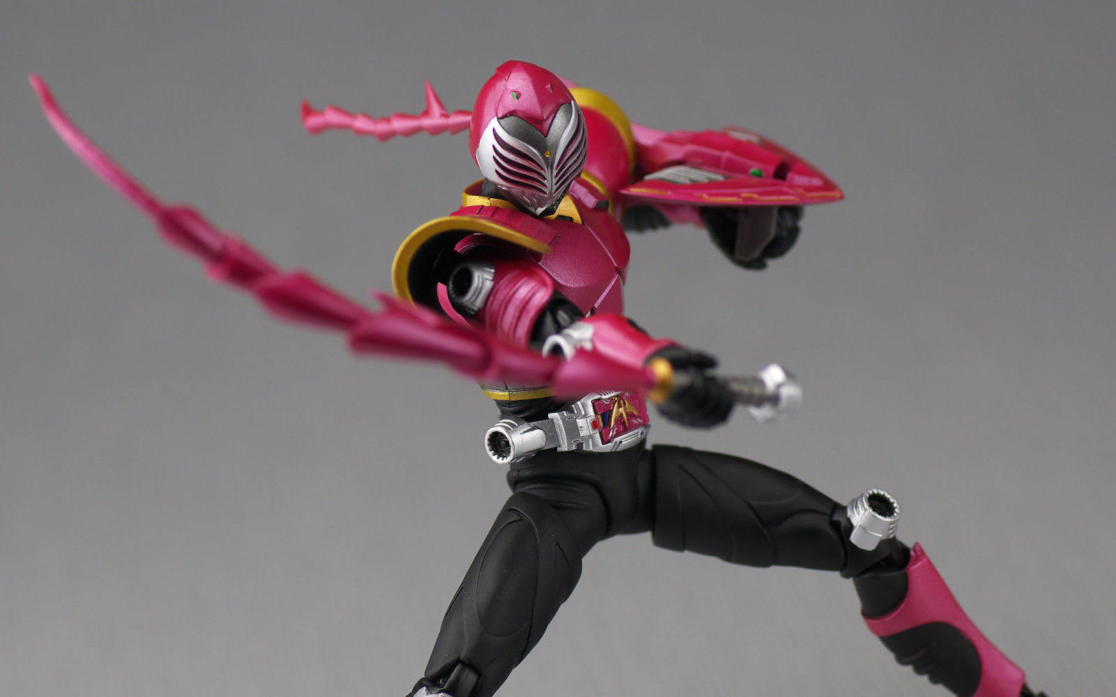 S.H.Figuarts Kamen Rider Ryuki Raia