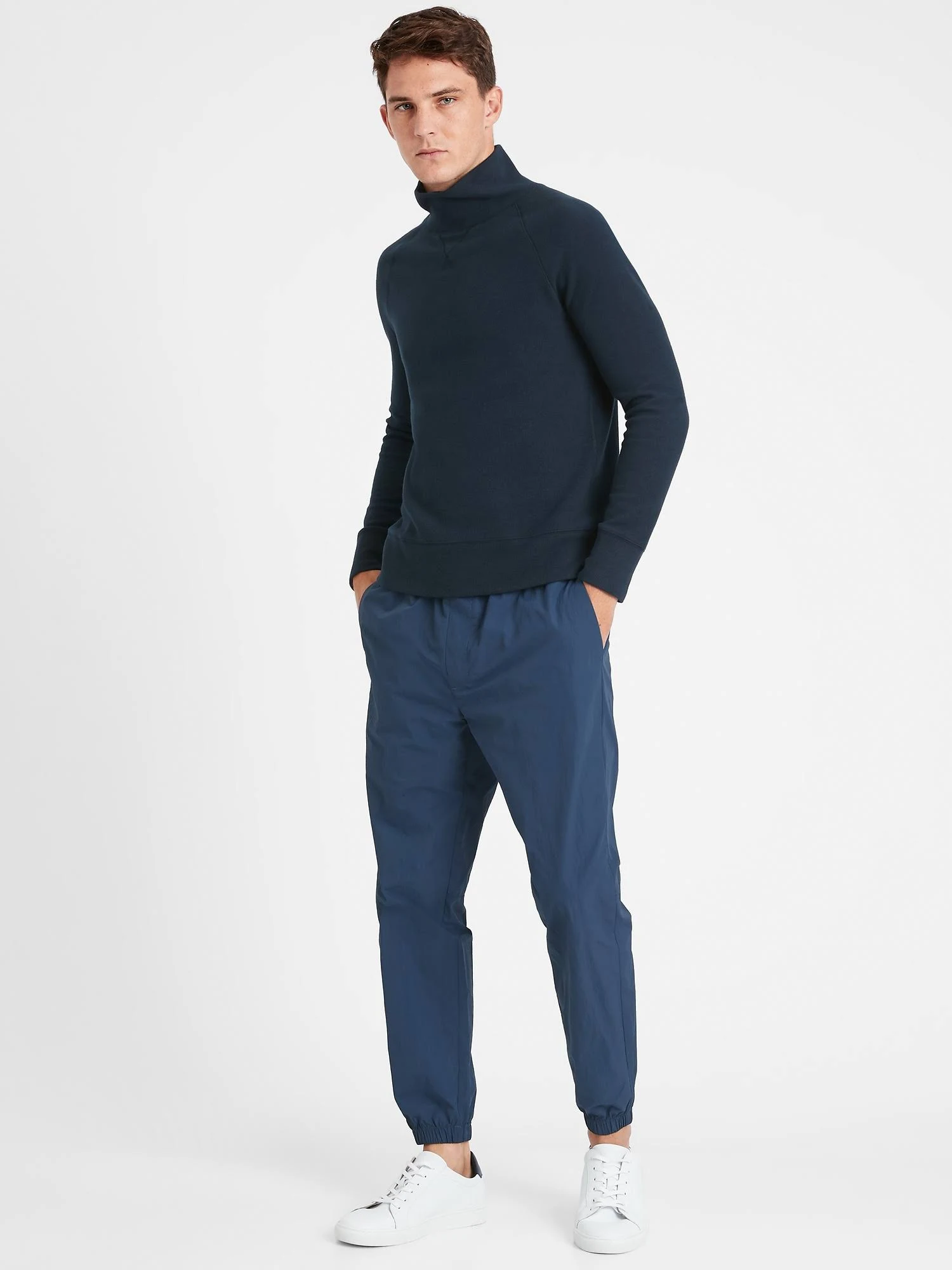 Banana Republic Men's Slim Water-Repellent Jogger Niagara Navy Size L