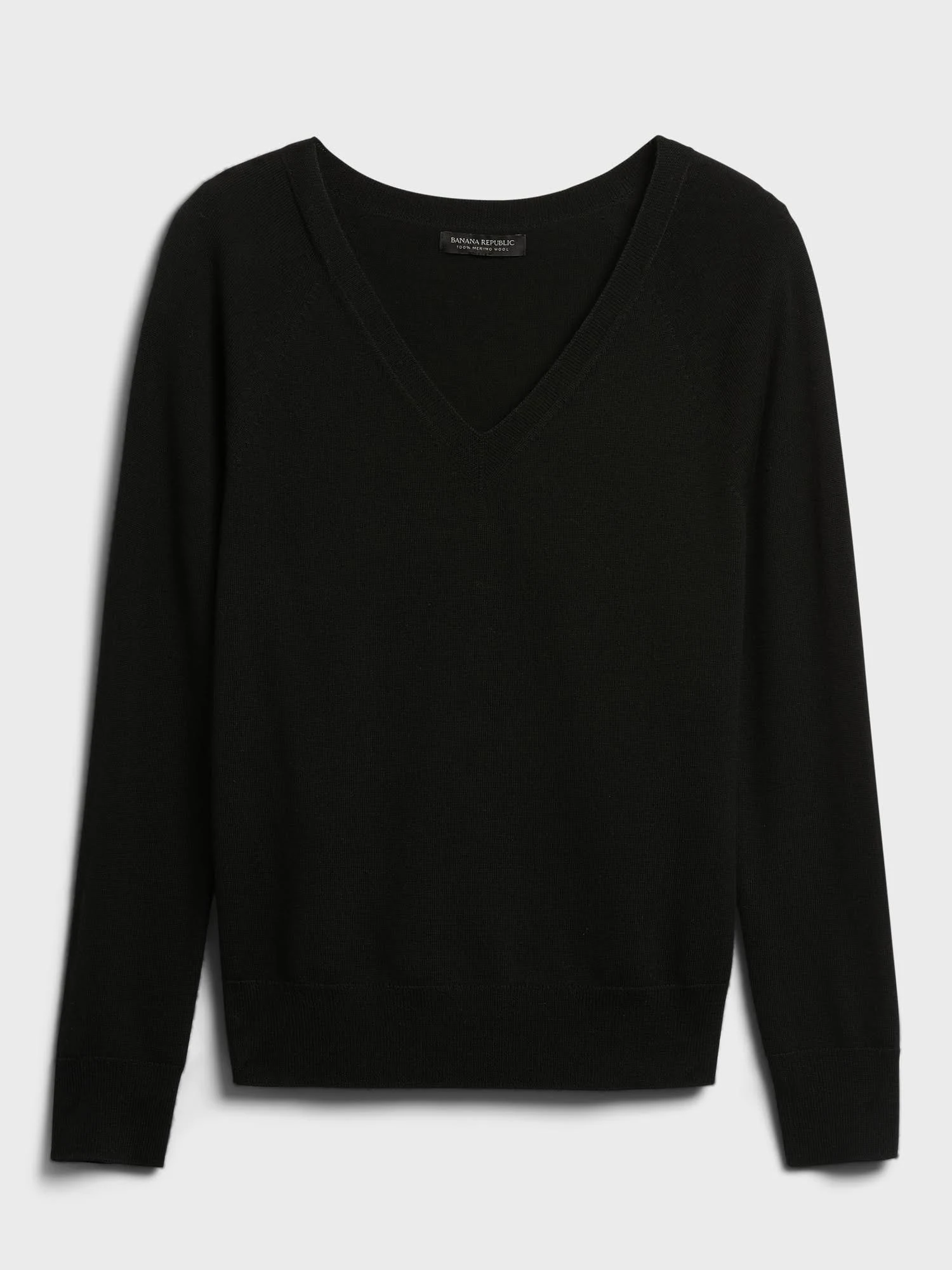 Banana Republic Women's Seamless Merino V-Neck Sweater in Responsible Wool Black Size Xxs