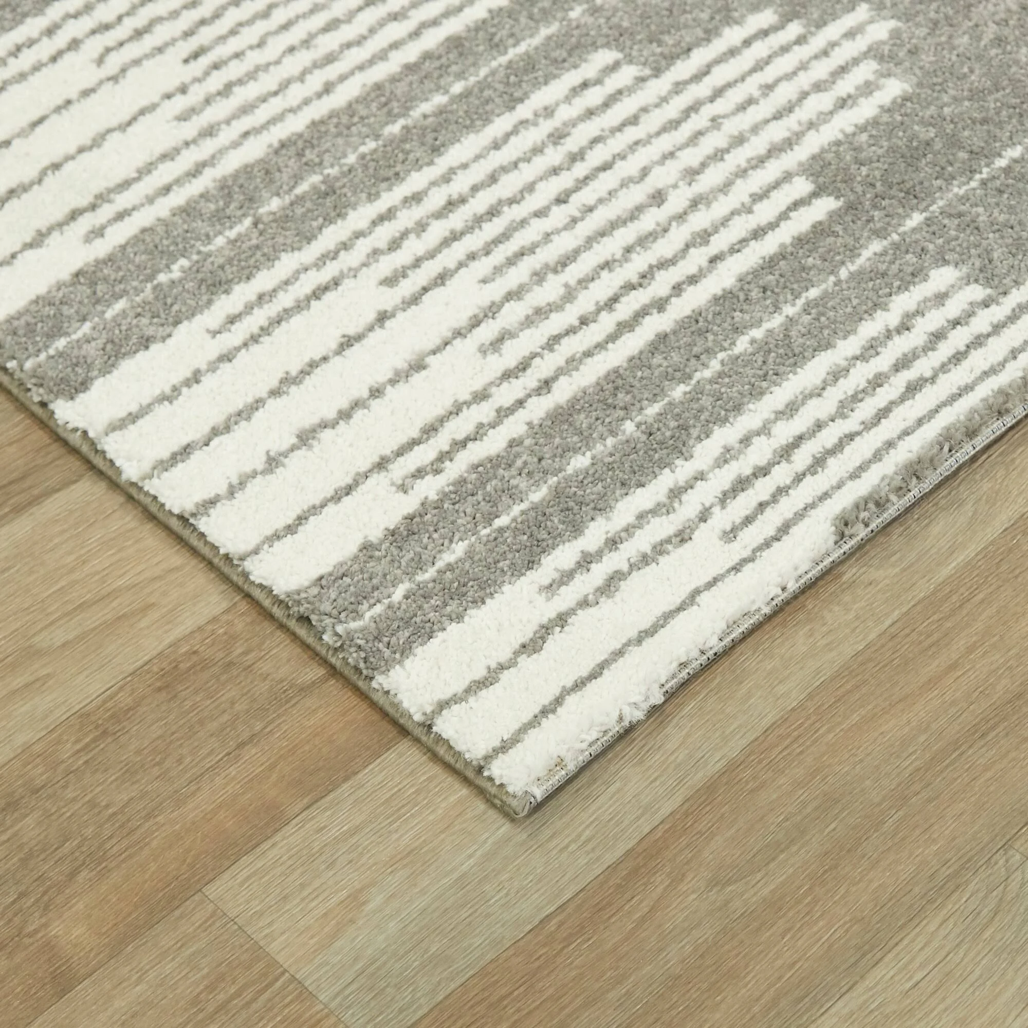 Decarlo Modern Art Deco Area Rug - 2&7x22 x 7& - Light Grey