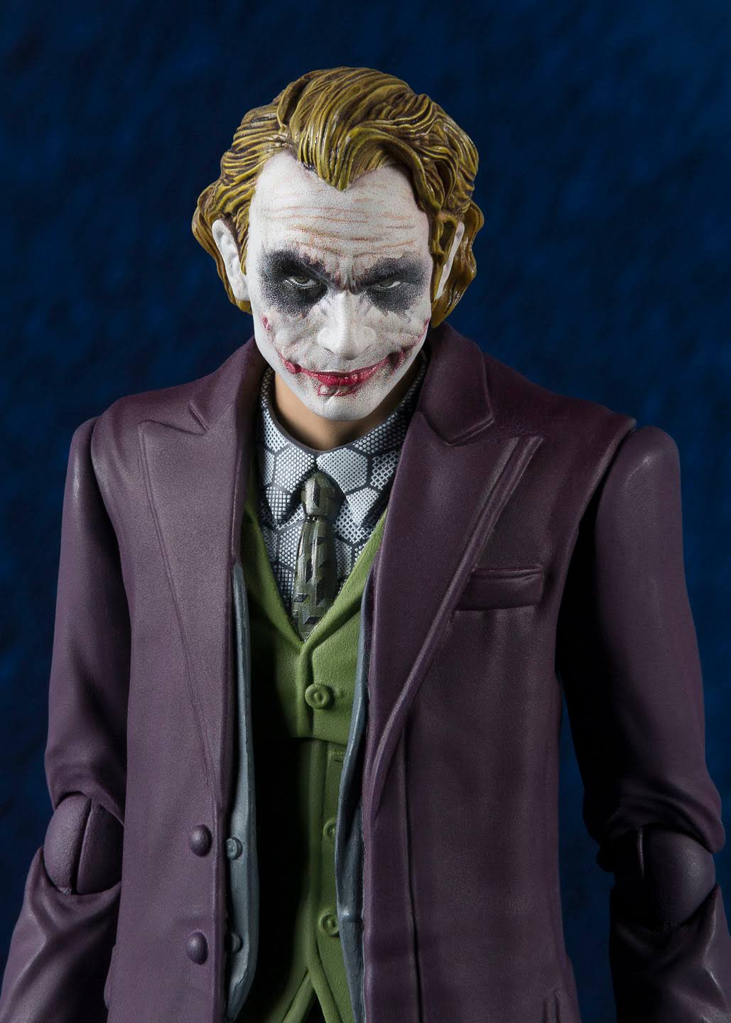 The Dark Knight: Joker S.H. Figuarts Action Figure
