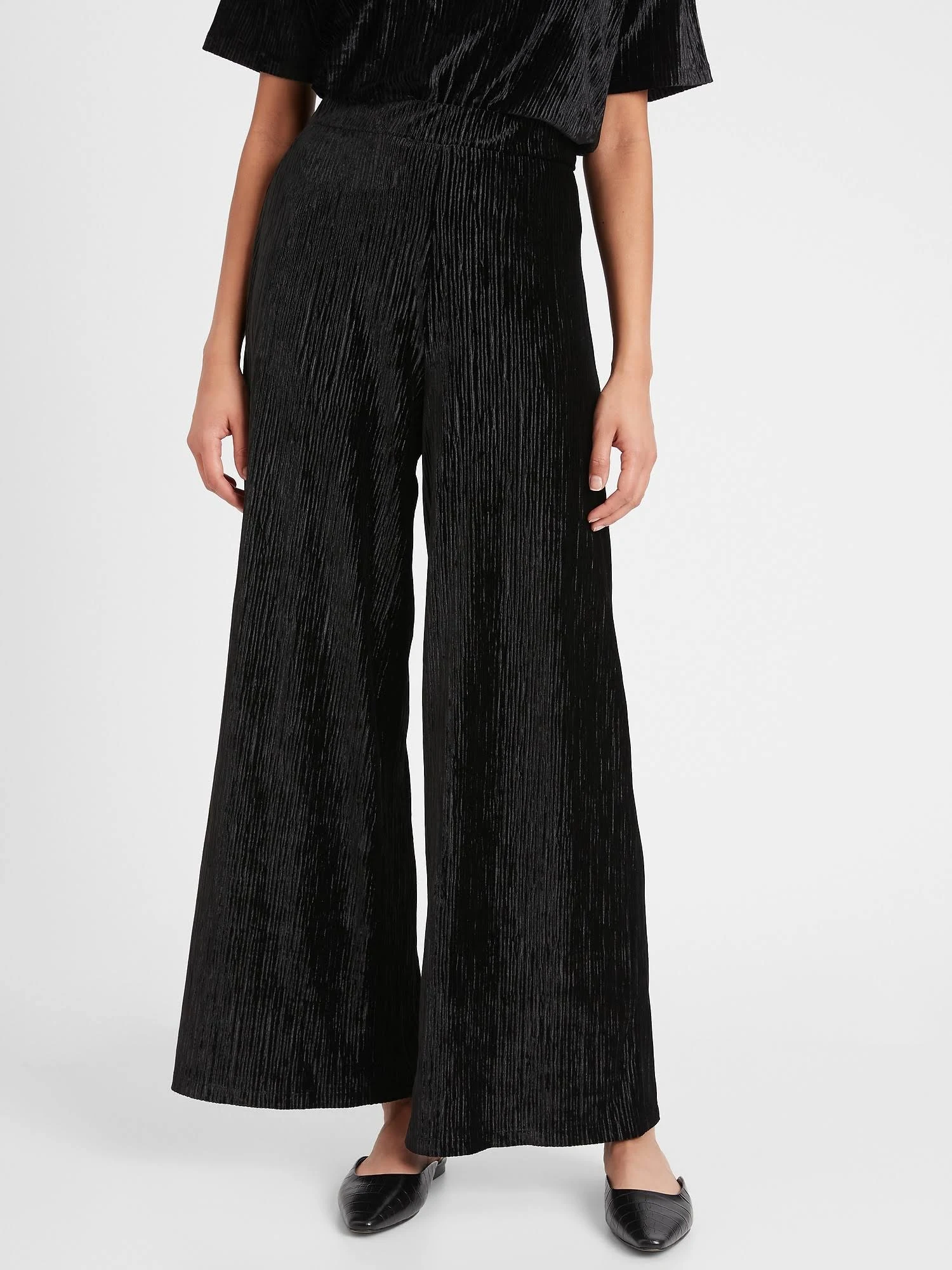 Women's Wide-Leg Crinkle Velvet Pant Black