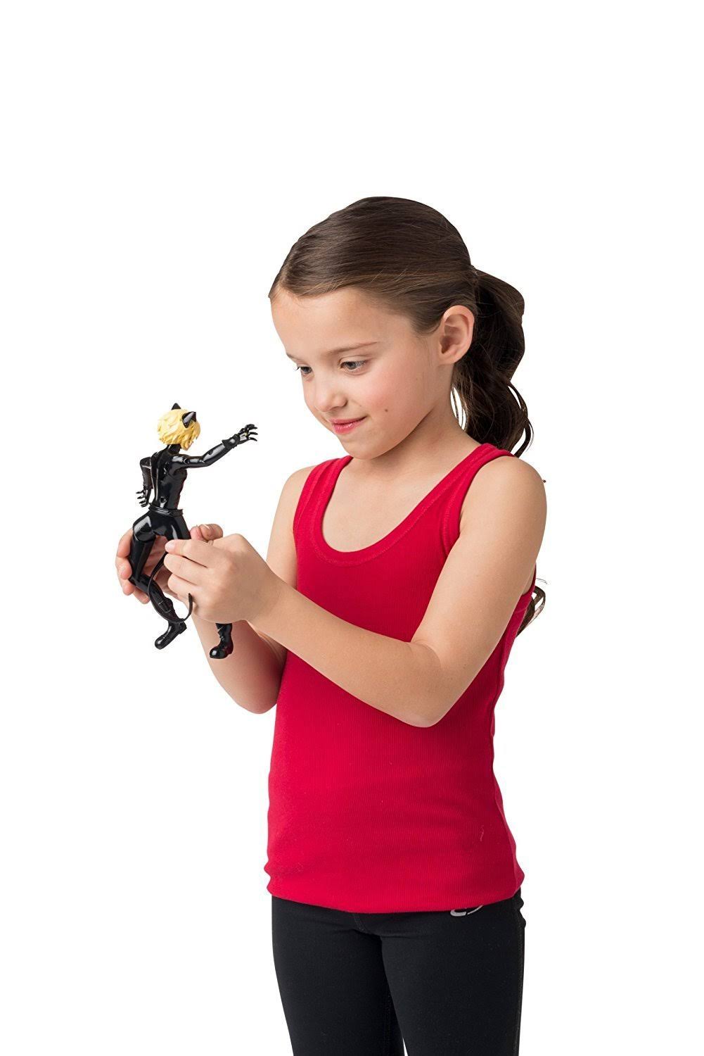 Miraculous 39731 19 cm Ladybug Jump and Fly Feature Figure