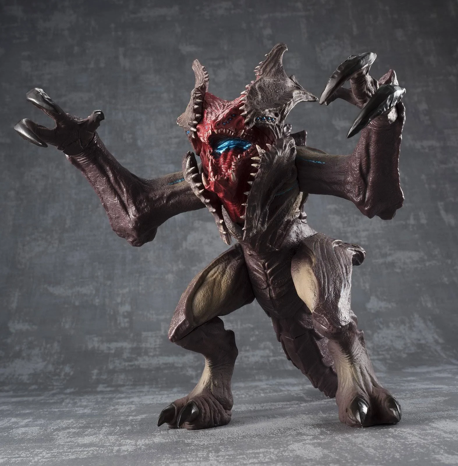 Pacific Rim: Uprising Raijin Sofvi Spirits Action Figure