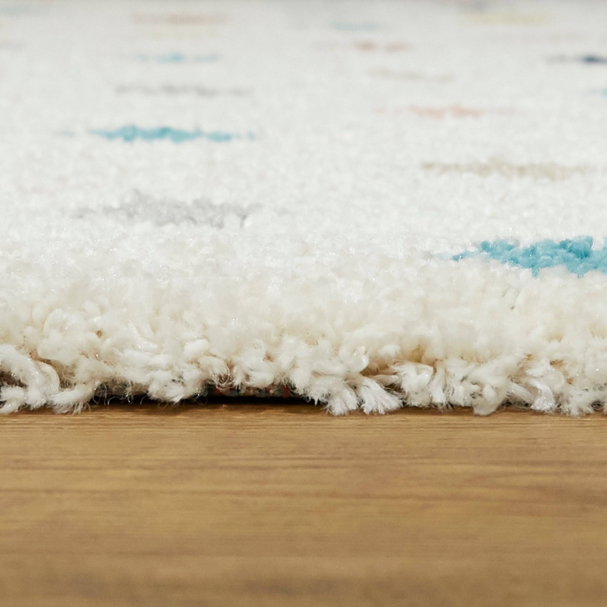 Carson Carrington Ishult Diamond Shag Area Rug - 2&7x22 x 7& Runner - White