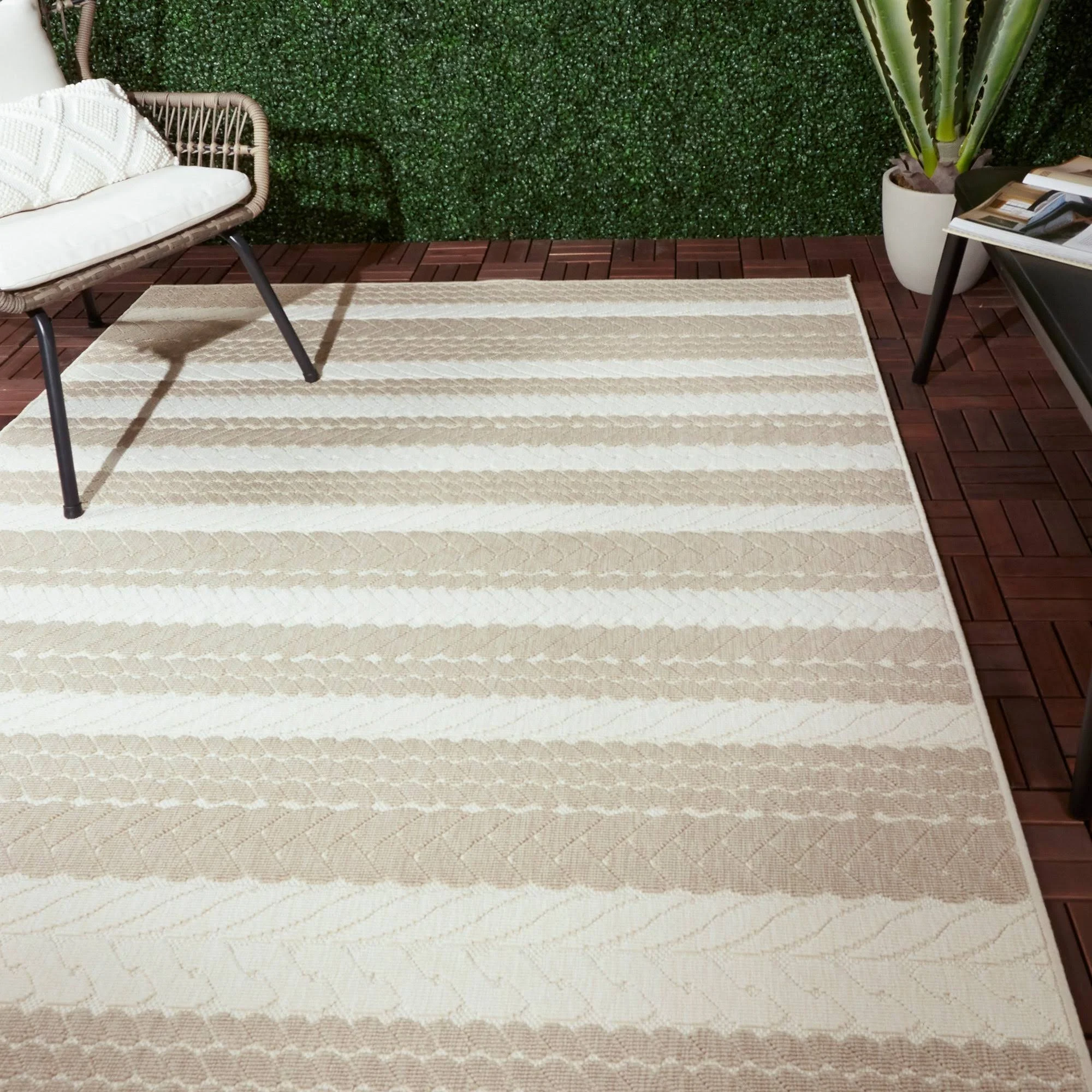 Caldwell Nautical Stripe Indoor/Outdoor Area Rug - 7&10x22 x 10& - Tan