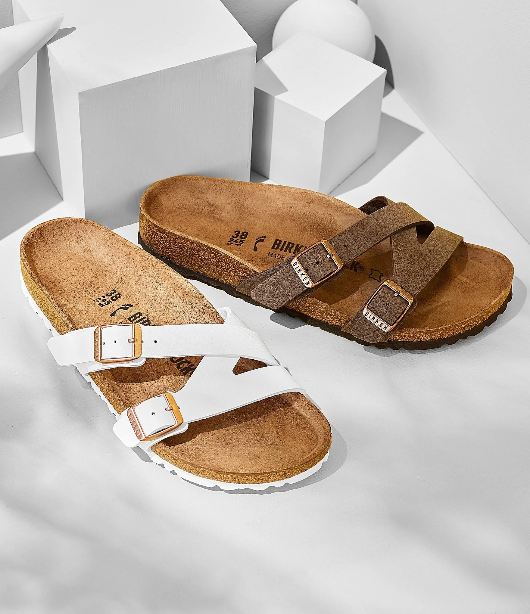 Birkenstock Women's Yao Slide - 36 Narrow - Mocha