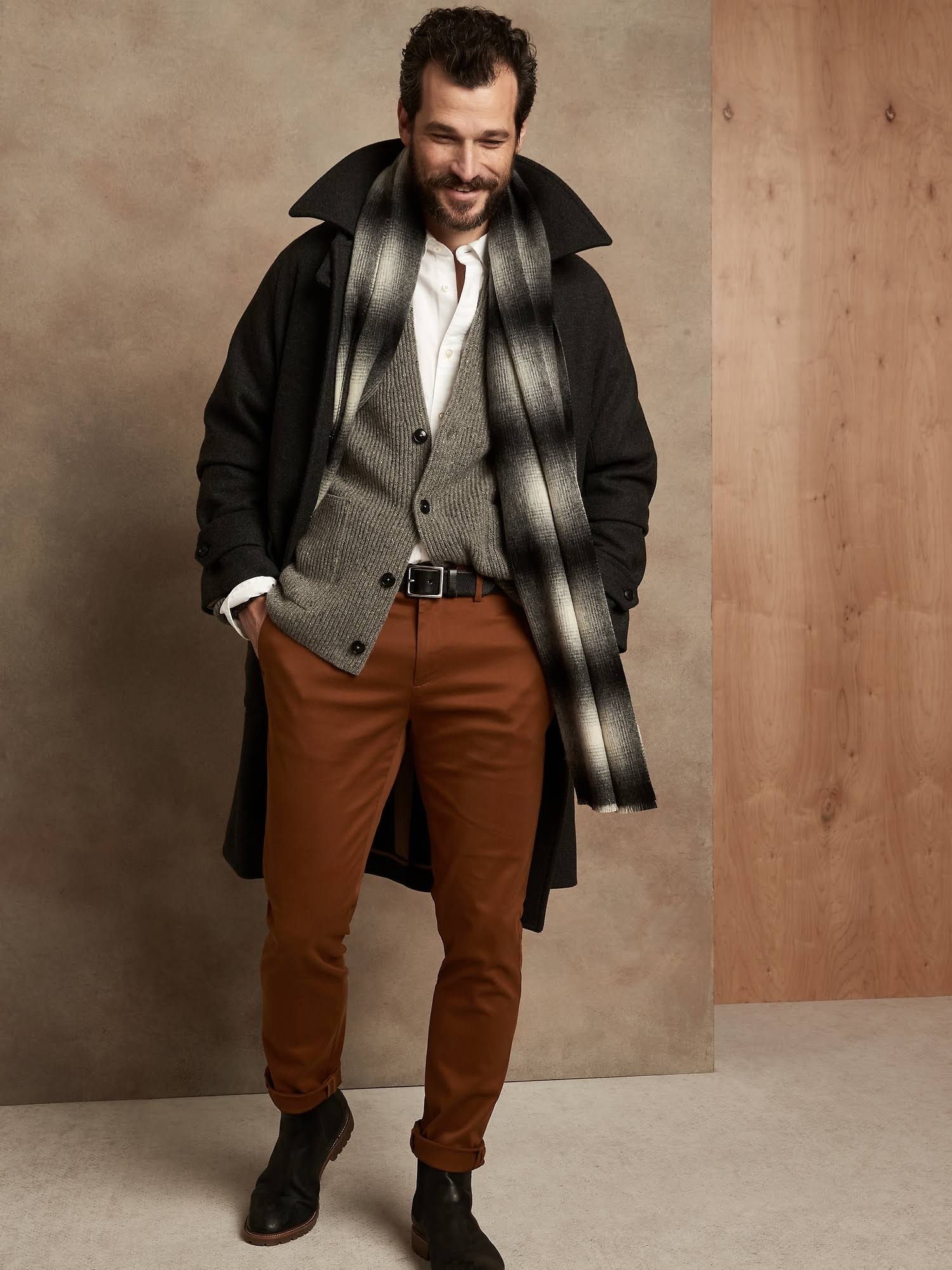 Banana Republic Men's Skinny Rapid Movement Chino Pant Rust Brown Size 33W 32L