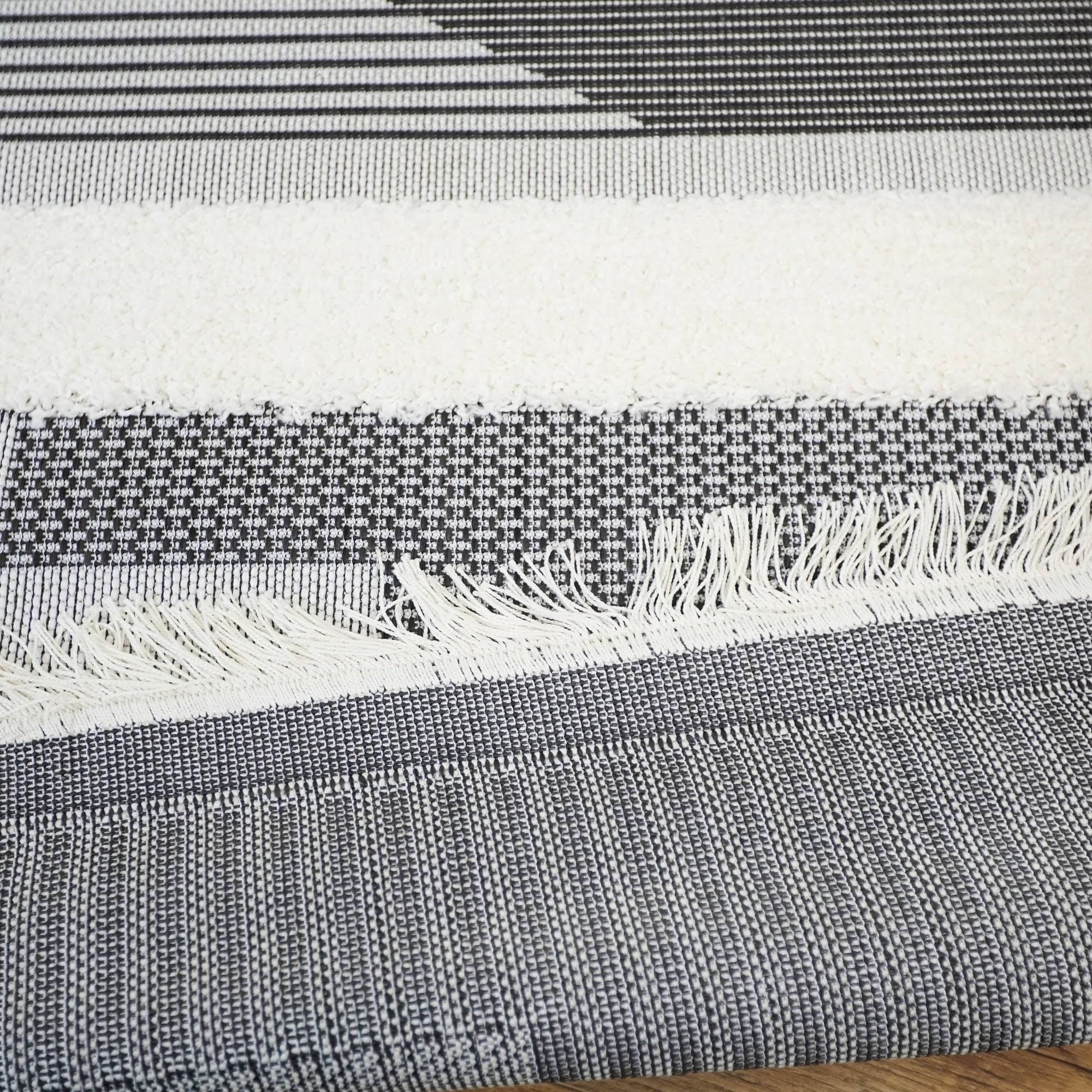 BALTA Tremo Grey 5&3x22 x 5&3x22 Indoor/Outdoor Area Rug
