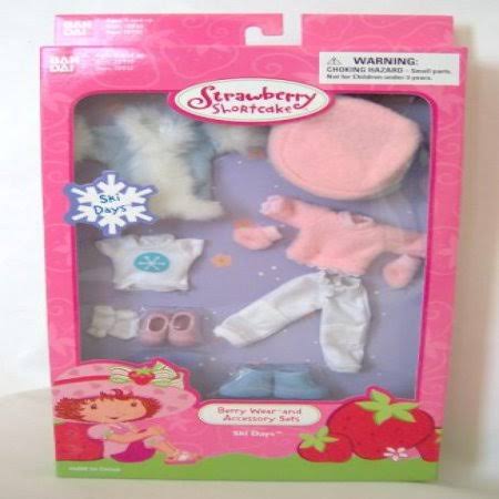 Strawberry Shortcake Berry Wear Ski Day Doll Fashions by Bandai