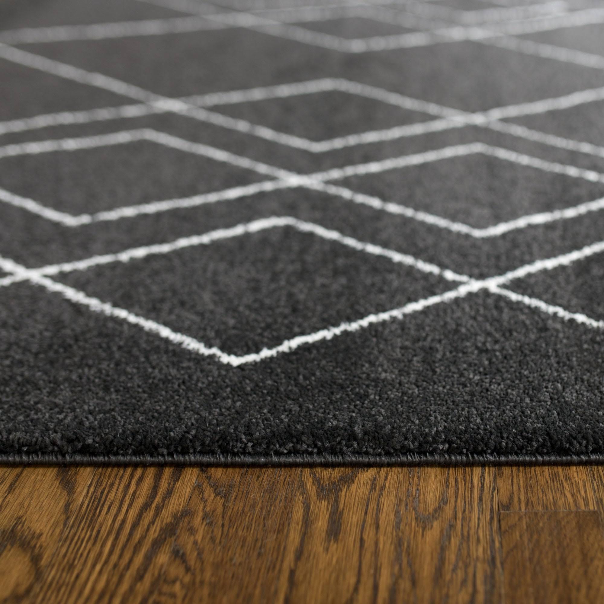 Carson Carrington Isgarde Diamond Indoor Area Rug - 7&10x22 x 10& - Grey