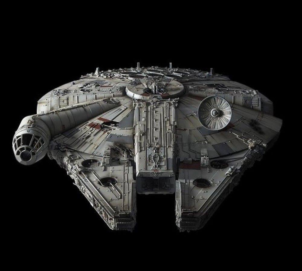 Perfect Grade Bandai 1/72 Star Wars Millennium Falcon Perfect Grade Model Kit