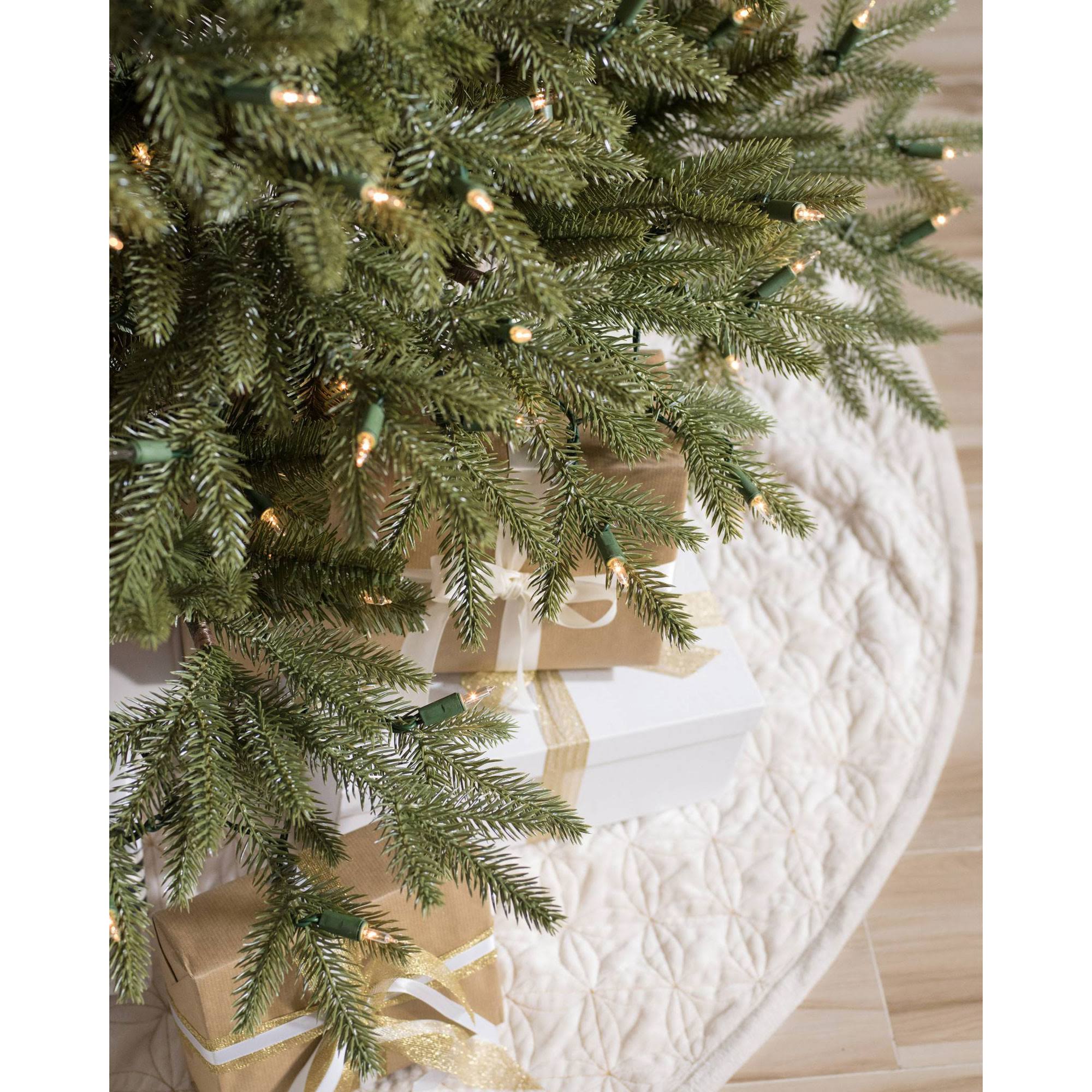 Balsam Hill Stratford Spruce 7.5 Foot Artificial Christmas Tree w/ White Lights, Green