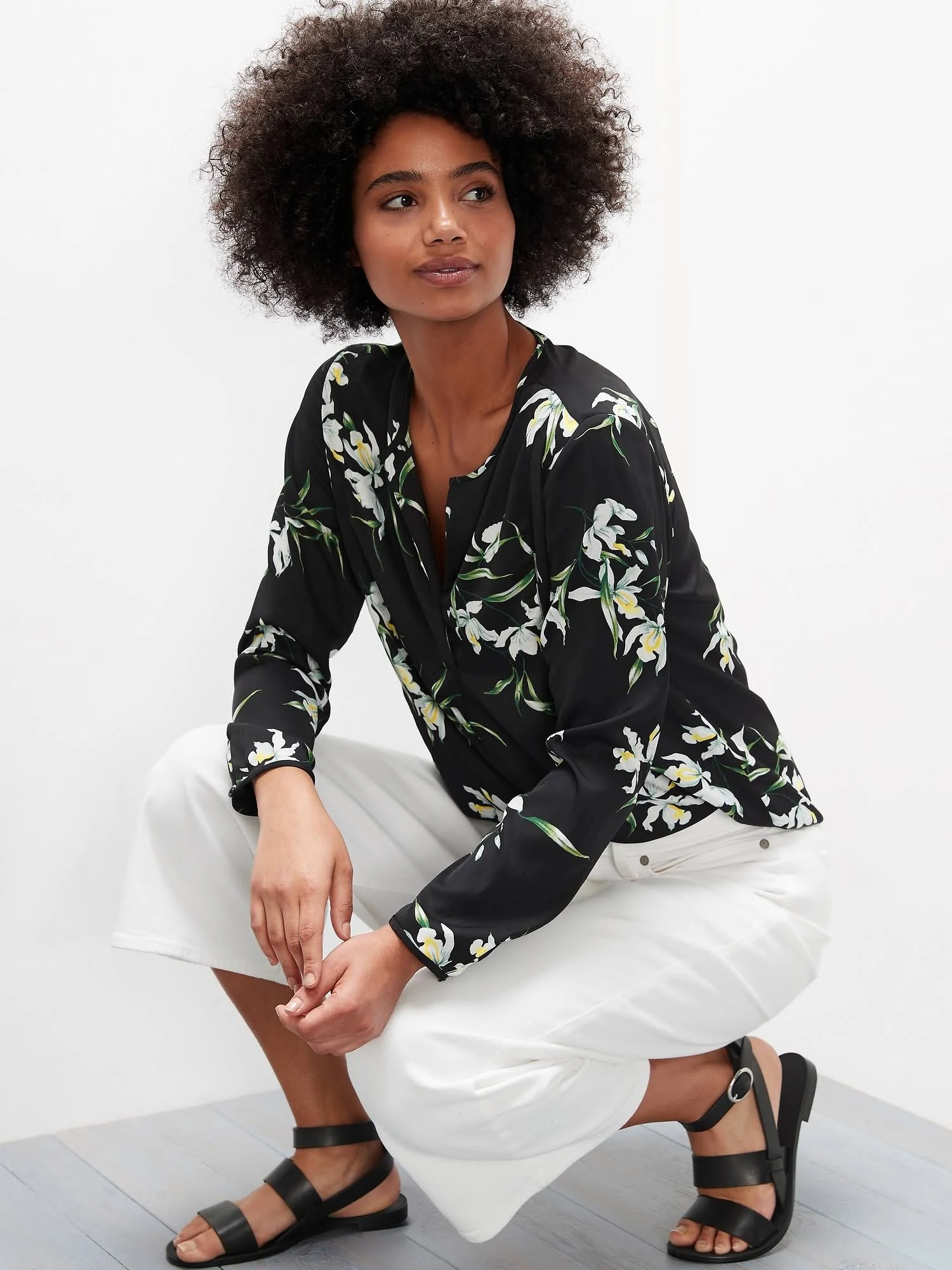 Banana Republic Women's Essential Popover Top Black Floral Size Xxs