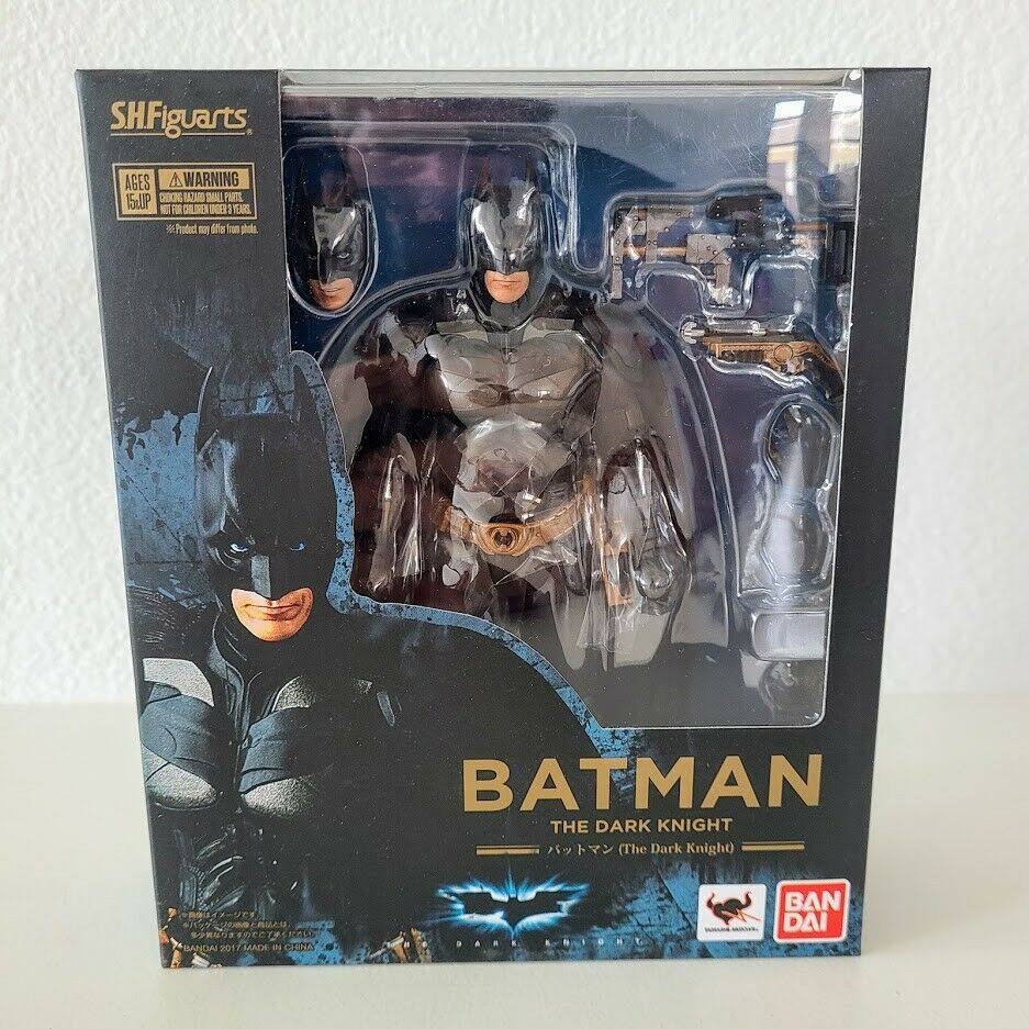 The Dark Knight: Batman S.H. Figuarts Action Figure