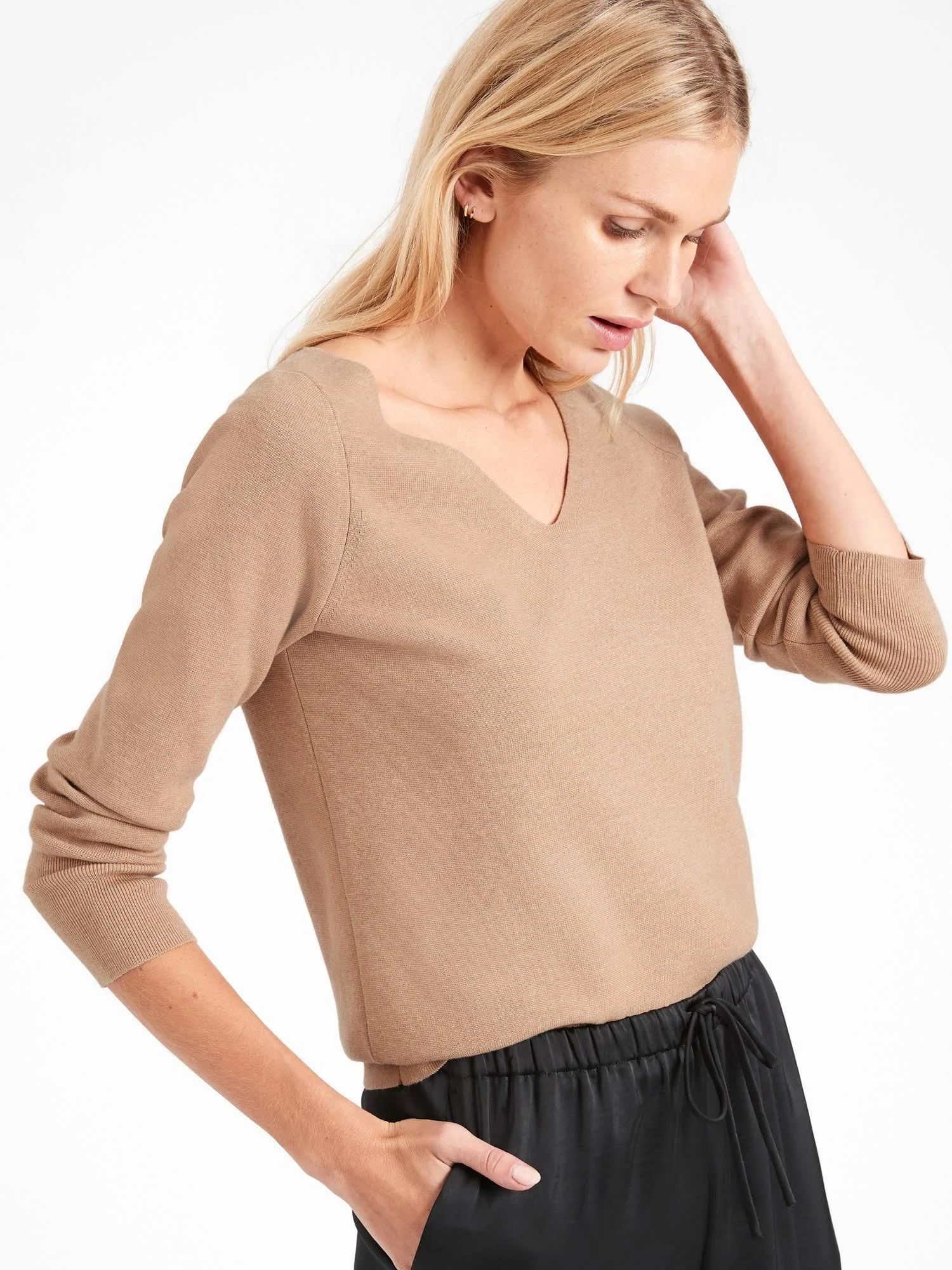 Banana Republic Women's Wide V-Neck Sweater Top Wheat Heather Size Xs