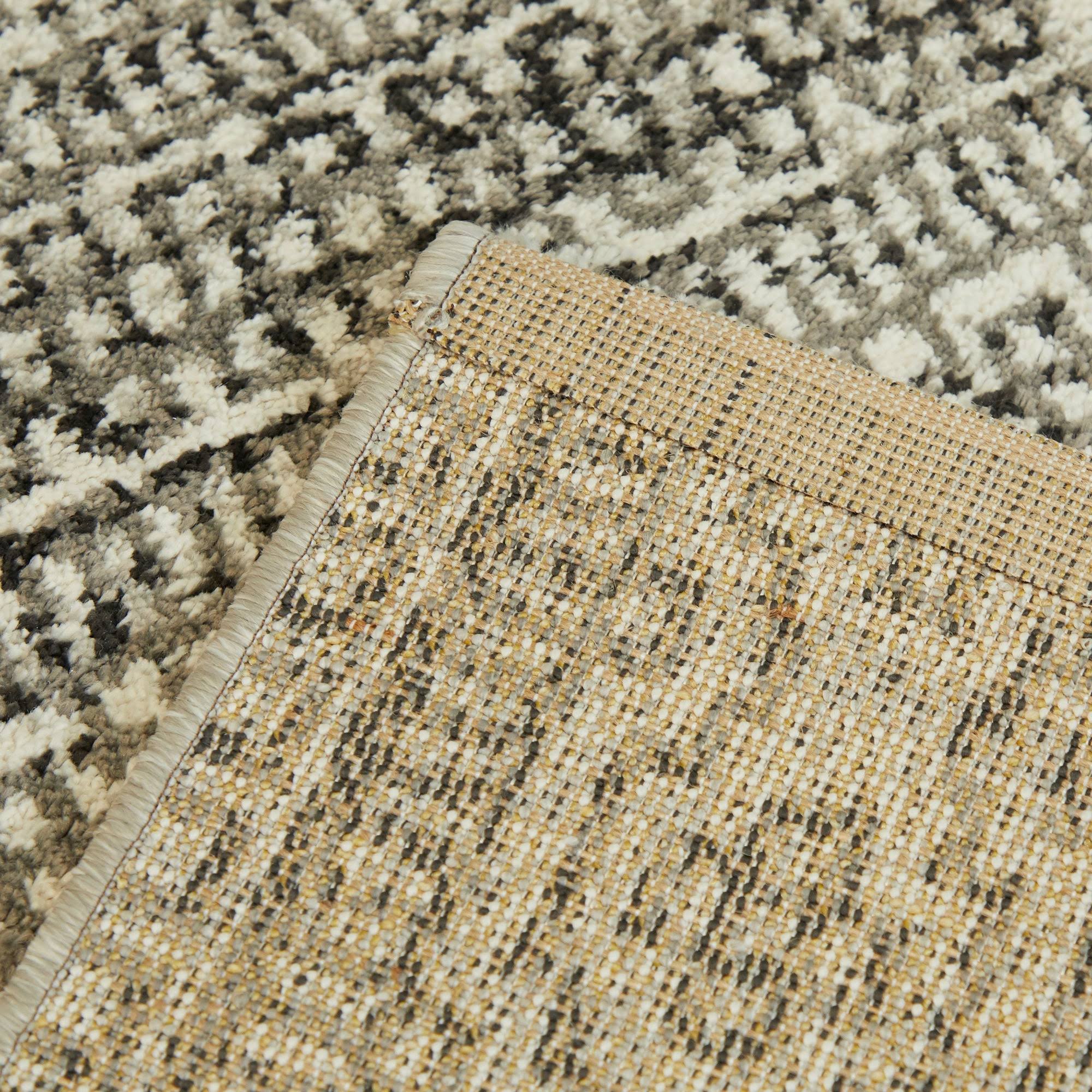 Berlage Transitional Area Rug - White - 7&10x22 x 10&