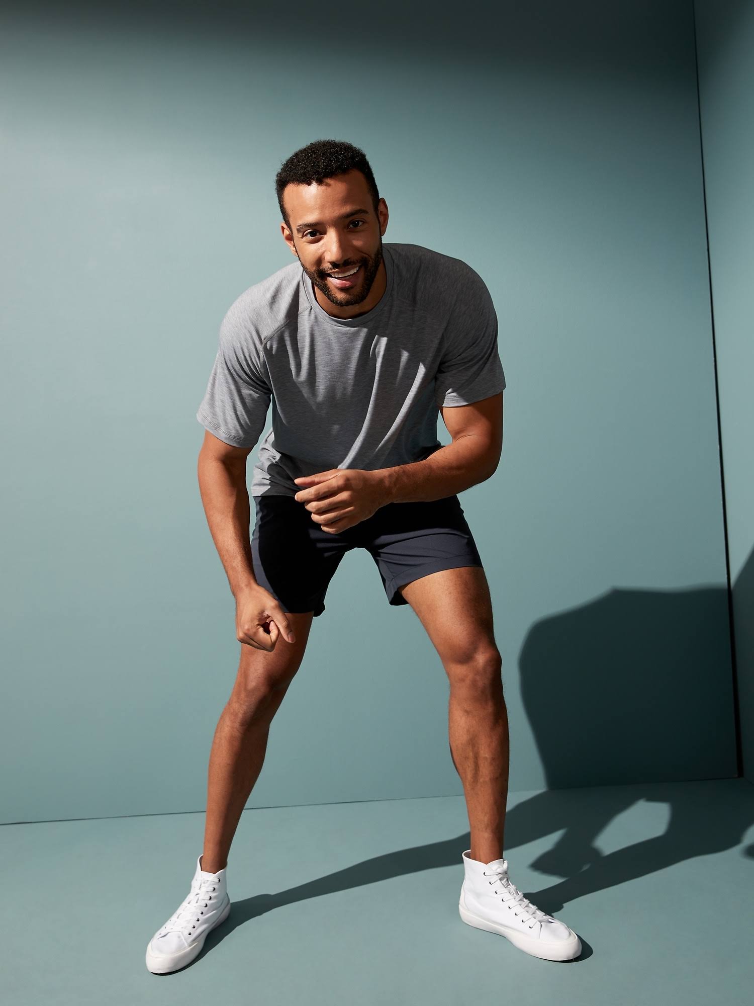 Banana Republic Men's BR Sport 7x22 Motion Tech Short Navy Size XL