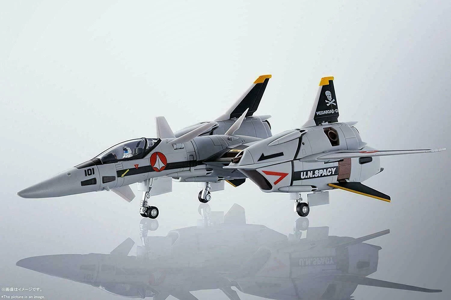 Bandai Hi Metal R VF-4G Lightning III Macross Action Figure