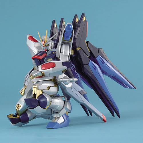 1/100 Scale mg Strike Freedom Gundam Extra Finish Version