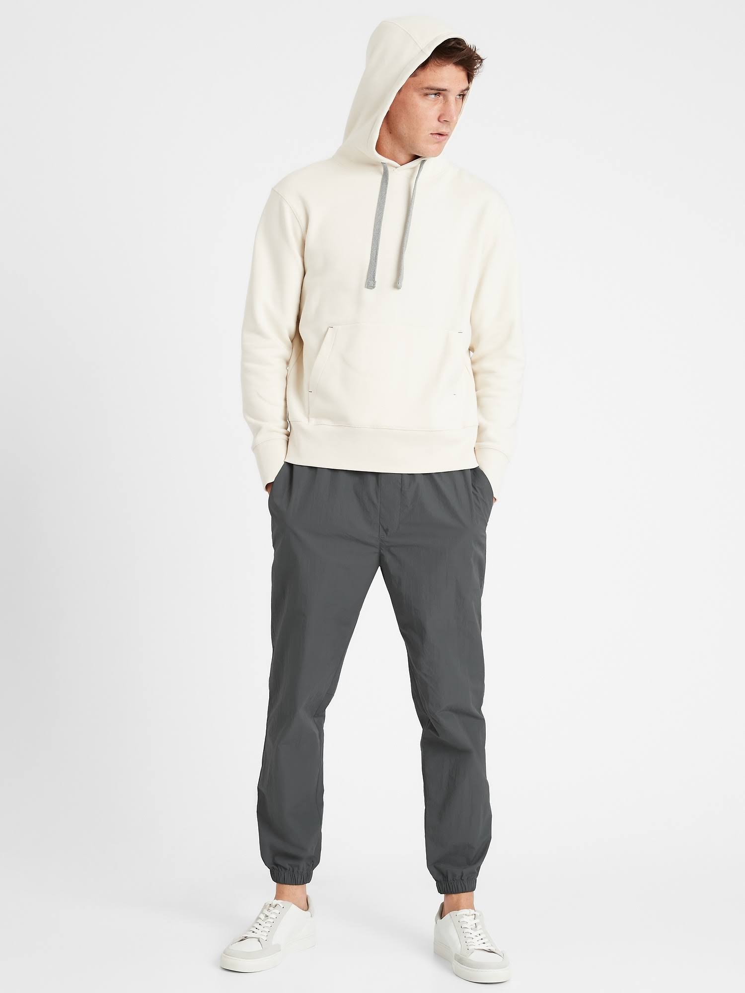 Banana Republic Men's Slim Water-Repellent Jogger Thunder Gray Size L