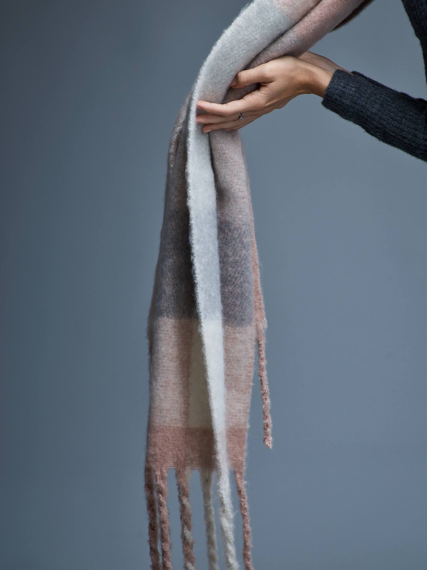 Banana Republic Women's Oversized Plaid Rectangular Scarf Blush Pink Size One Size