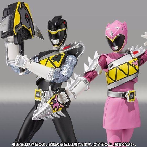 S.H.Figuarts Zyuden Sentai Kyoryuger Kyoryu Black & Pink Set Figure B