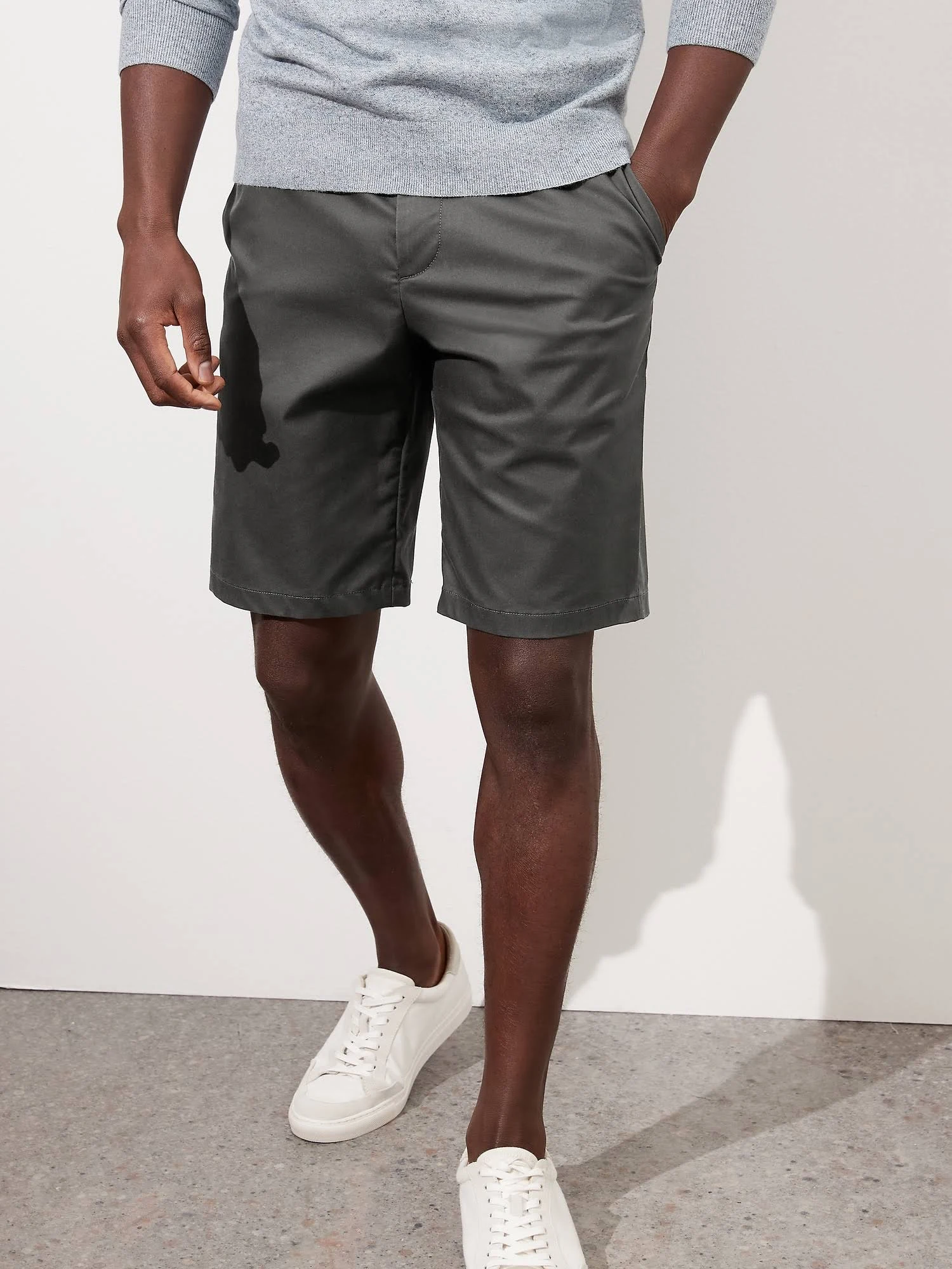 Banana Republic Men's 11x22 Core Temp Short Iron Size 32W