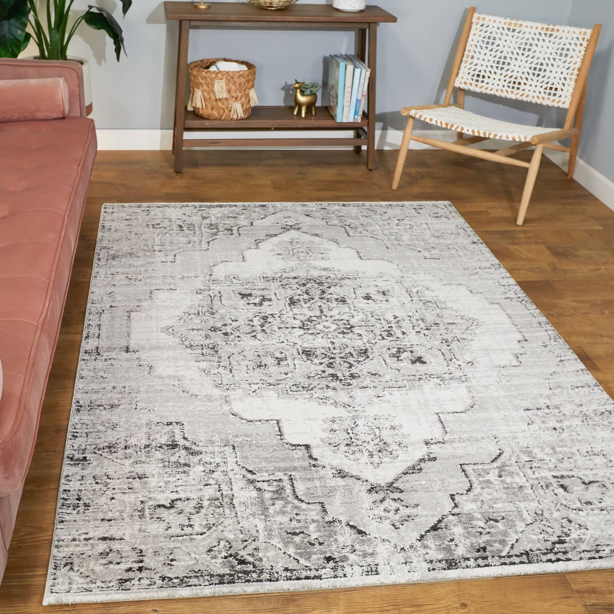 Amal Distressed Persian Medallion Area Rug - 5&3x22 x 7& - Grey