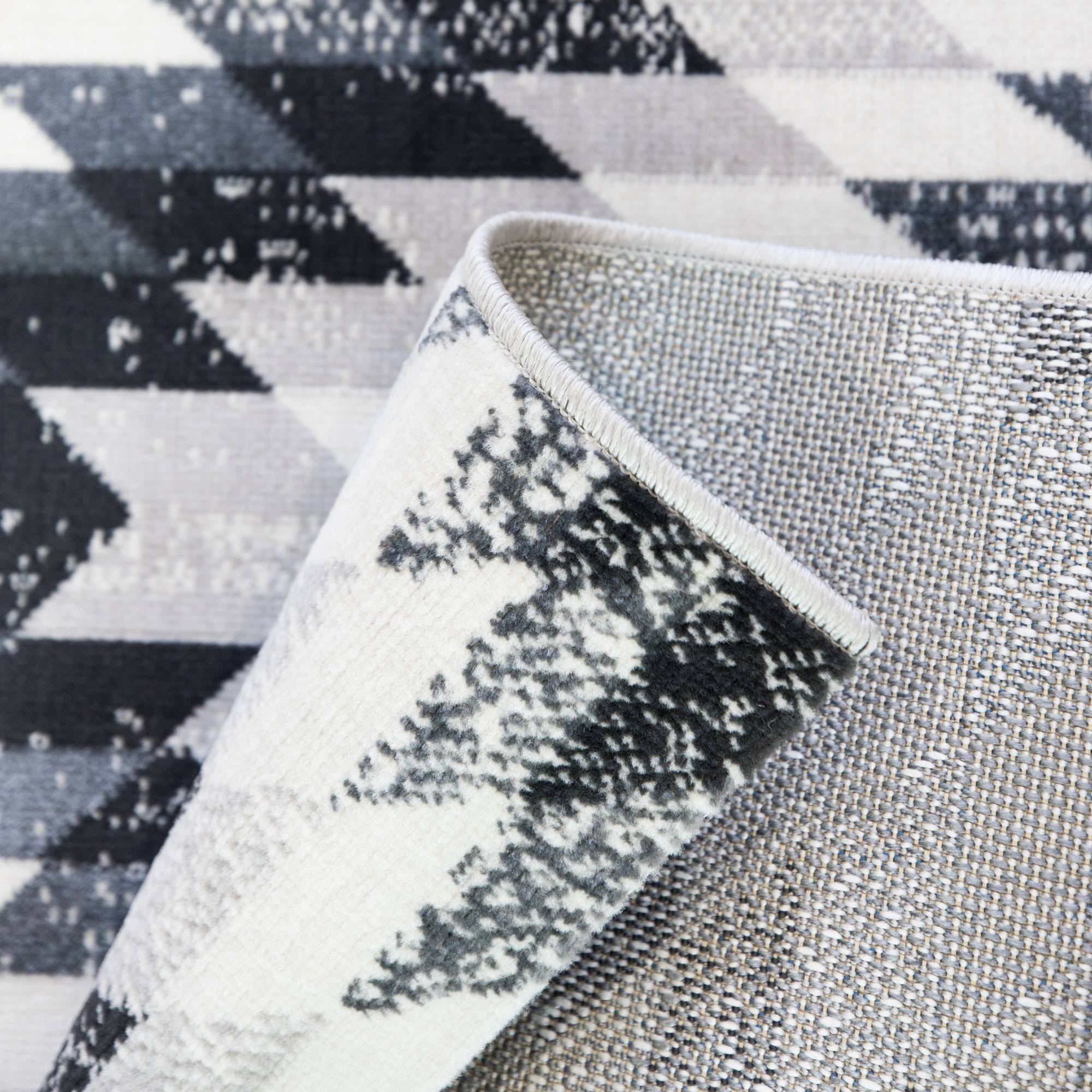 Josefa Diamond Indoor/Outdoor Area Rug - 7&10x22 x 10& - Black