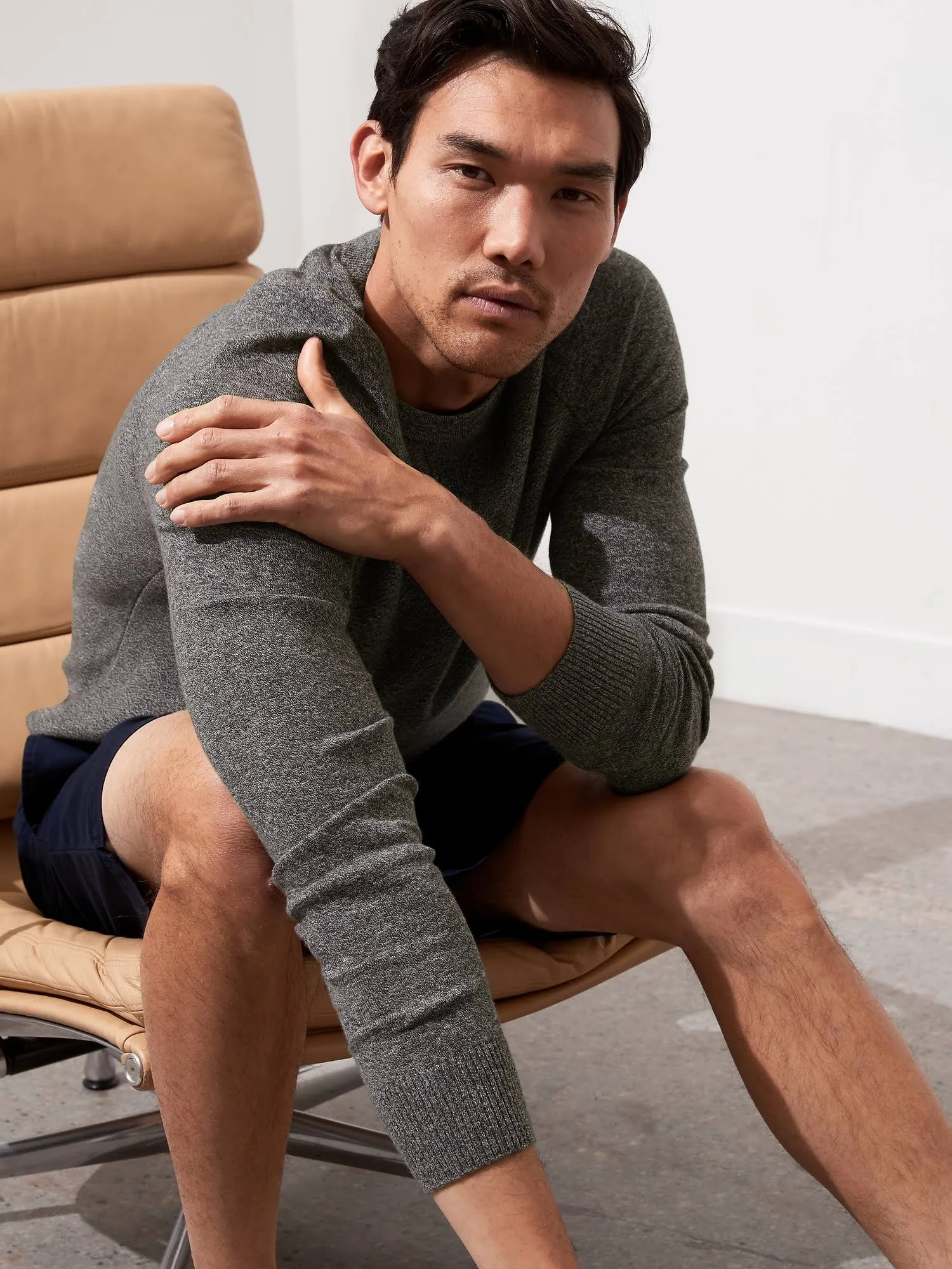 Banana Republic Men's Organic Cotton Raglan Sweater Charcoal Gray Size Xs