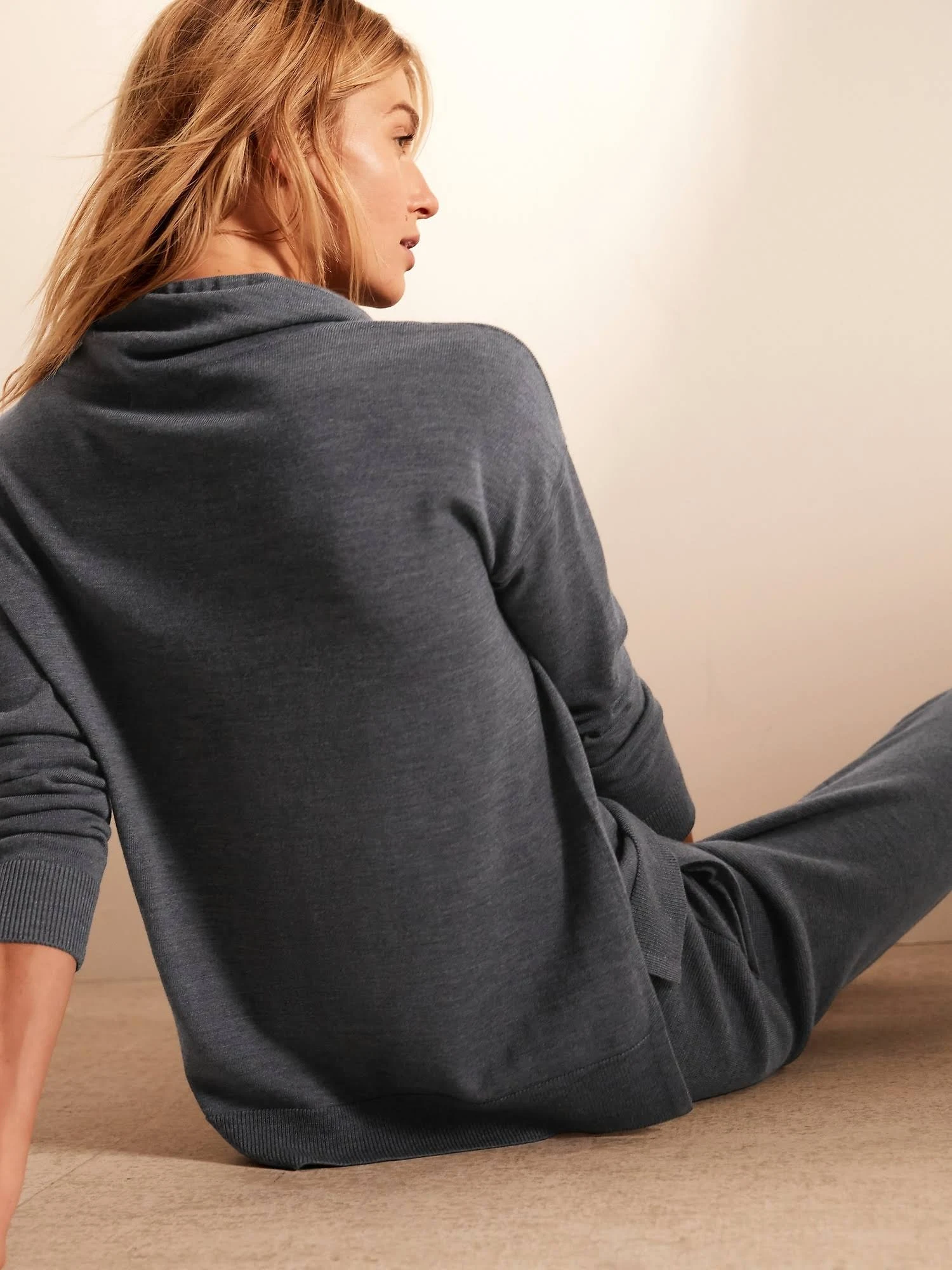 Banana Republic Women's Washable Merino Funnel-Neck Sweater Dark Gray Heather Size S