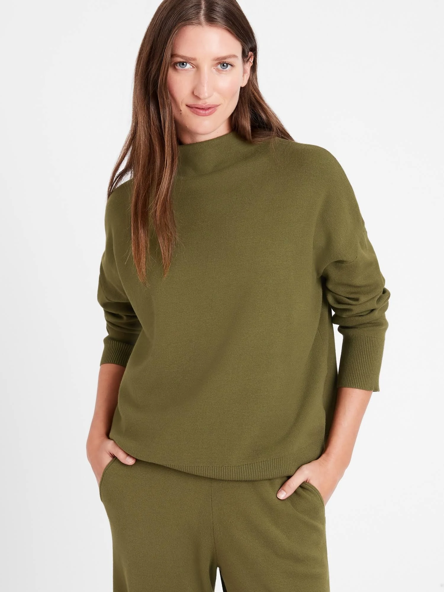 Banana Republic Women's Relaxed Mock-Neck Sweater Dark Olive Green Size L