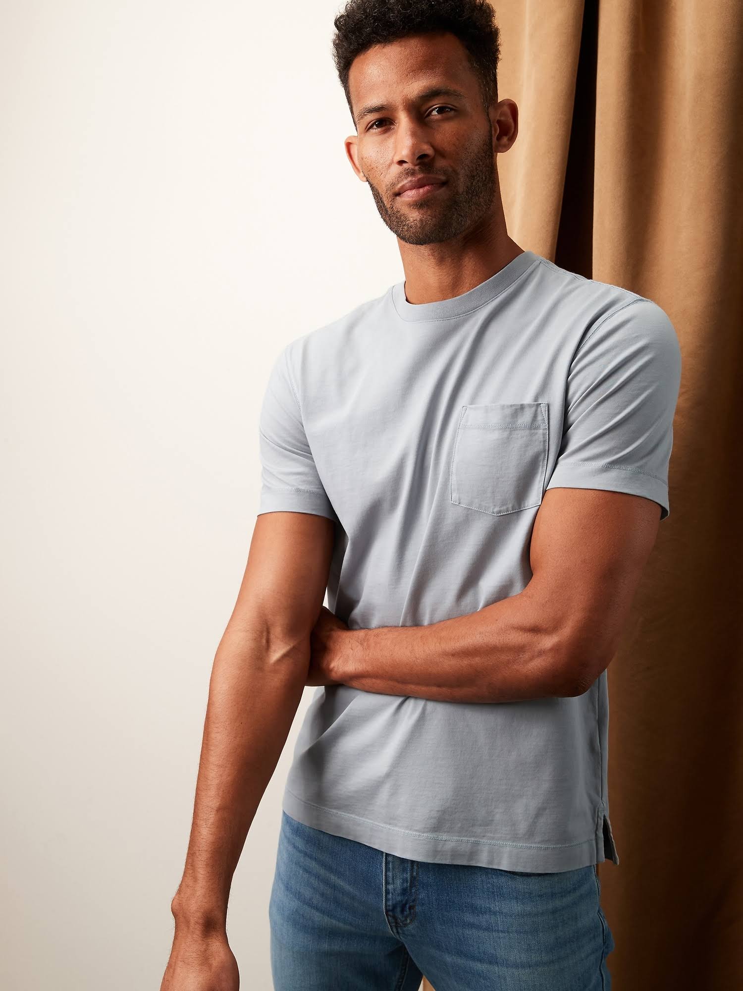 Banana Republic Men's Authentic Supima Crew-Neck T-Shirt Sidewalk Gray Size M