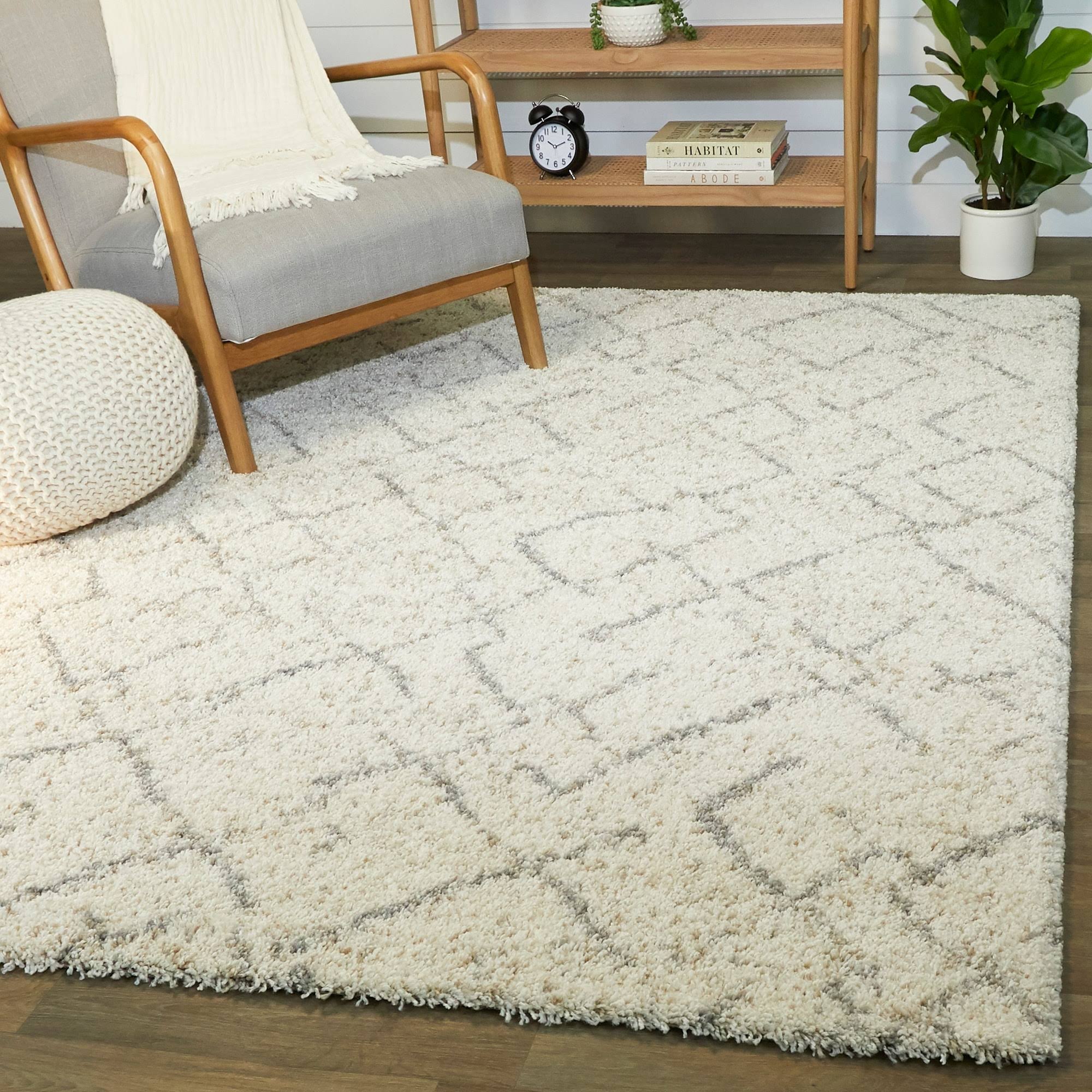 Albini Tribal Shag Area Rug - 5&3x22 x 7& - White/Grey