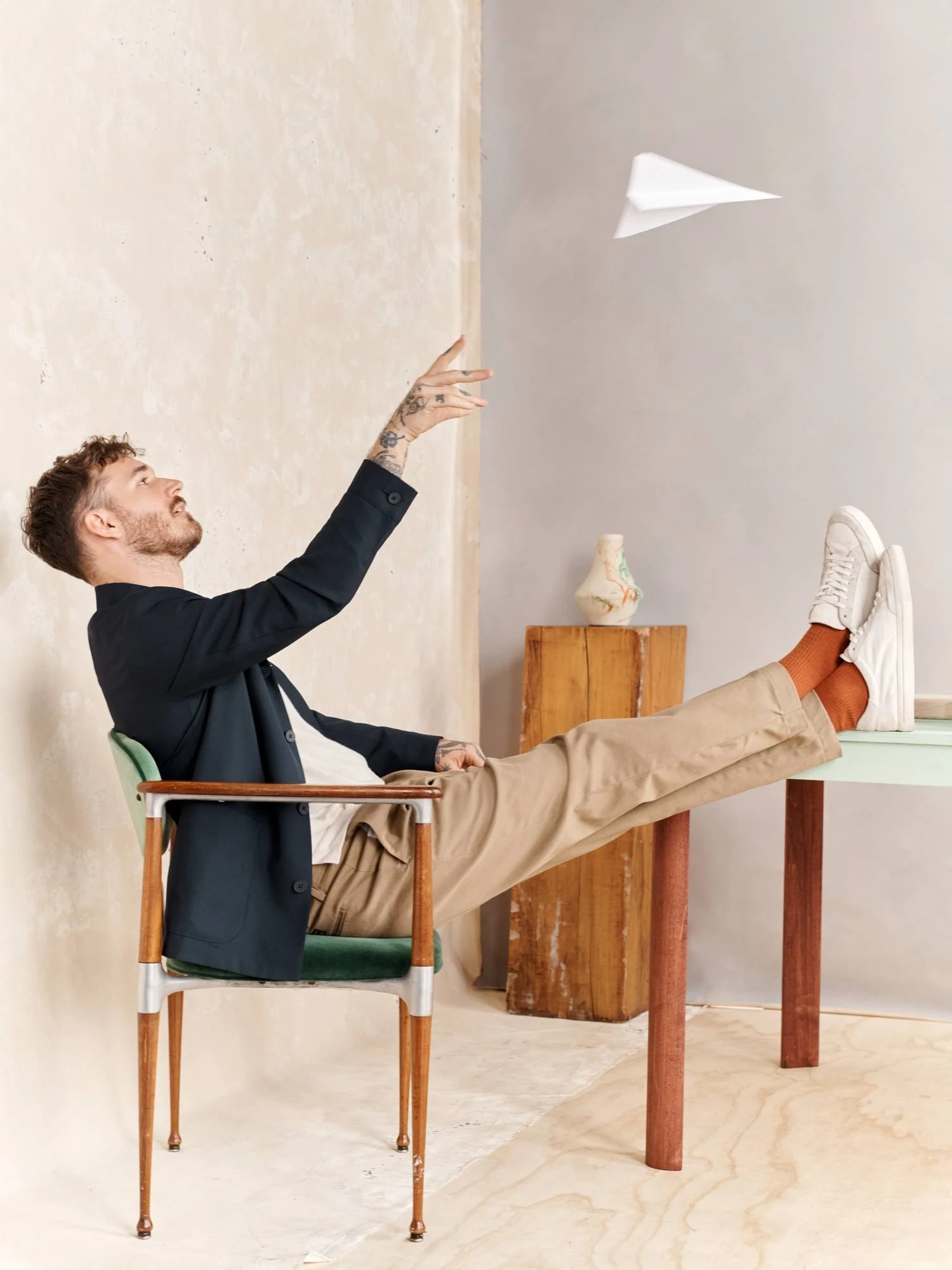 Banana Republic Men's Athletic Tapered Traveler Pant Khaki Size 34W 32L