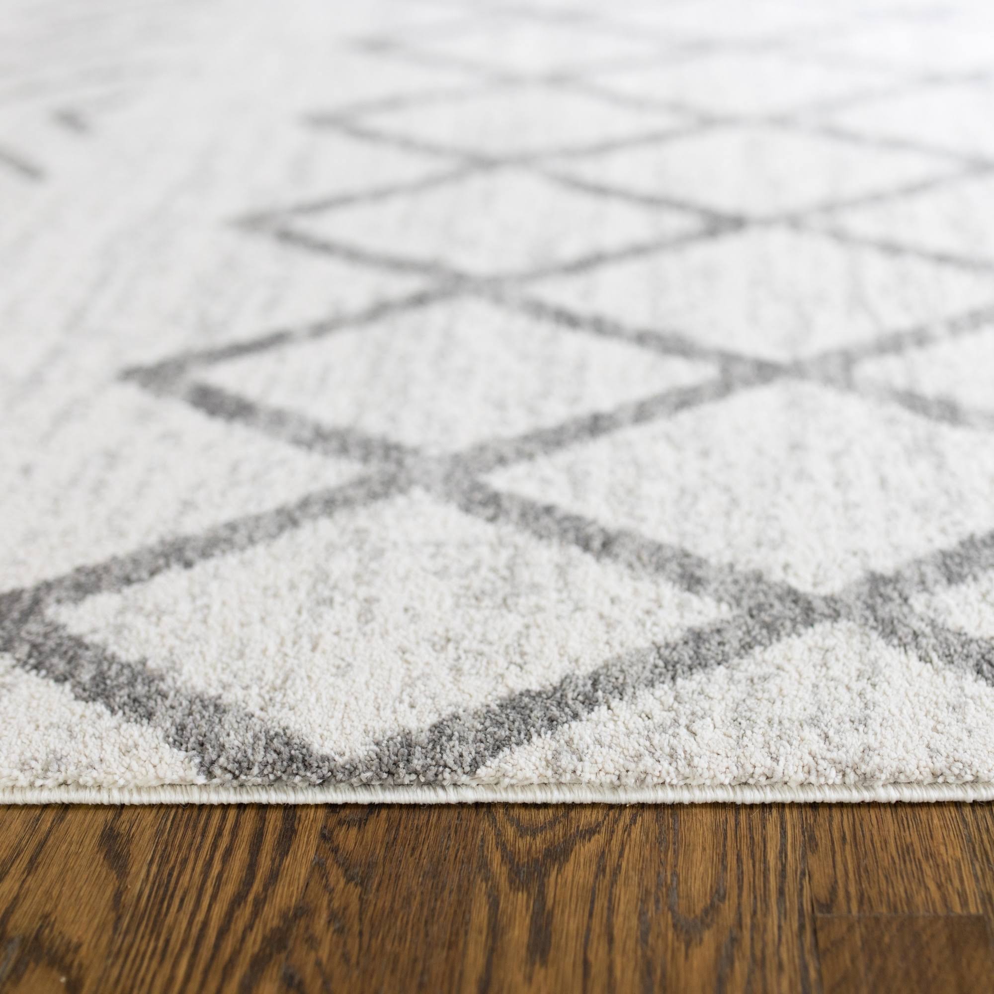 Carson Carrington Salsaker Geometric Indoor Area Rug - 5& 3x22 x 7& - Off-White