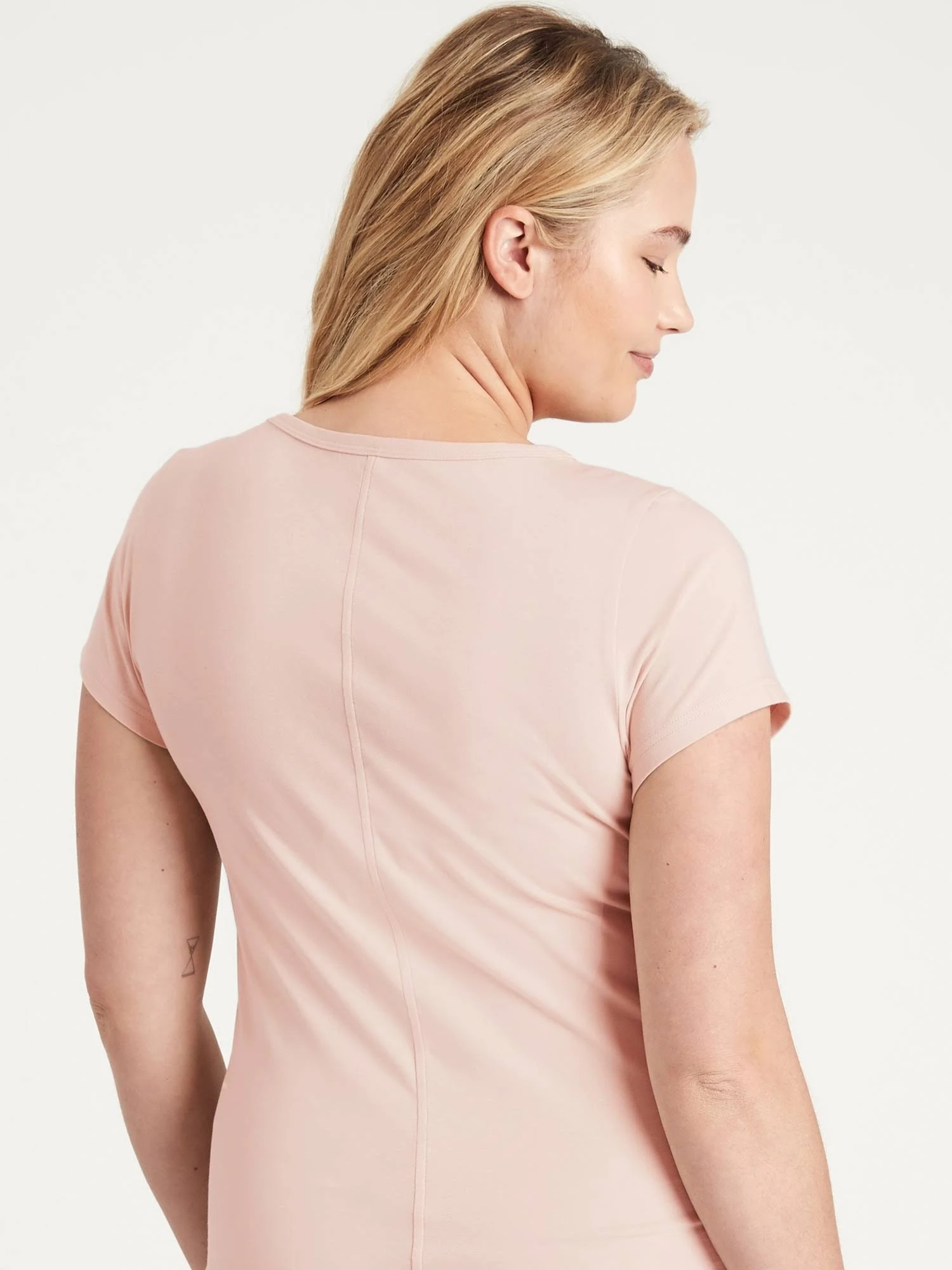 Banana Republic Women's Essential Layering T-Shirt Hue 120 Size S
