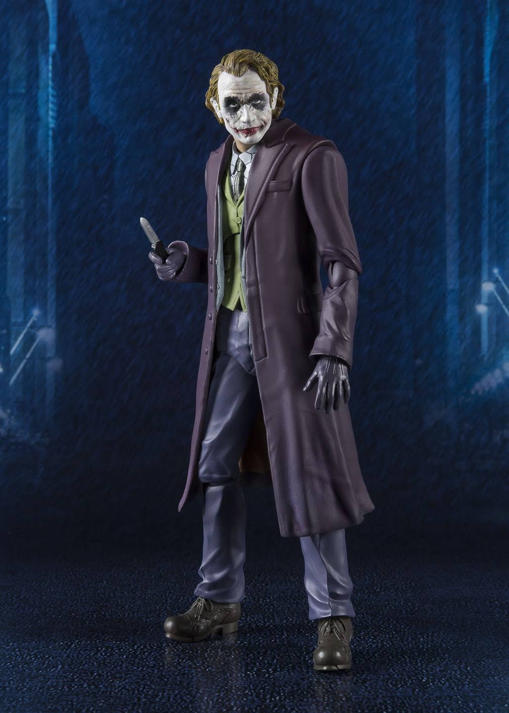 The Dark Knight: Joker S.H. Figuarts Action Figure