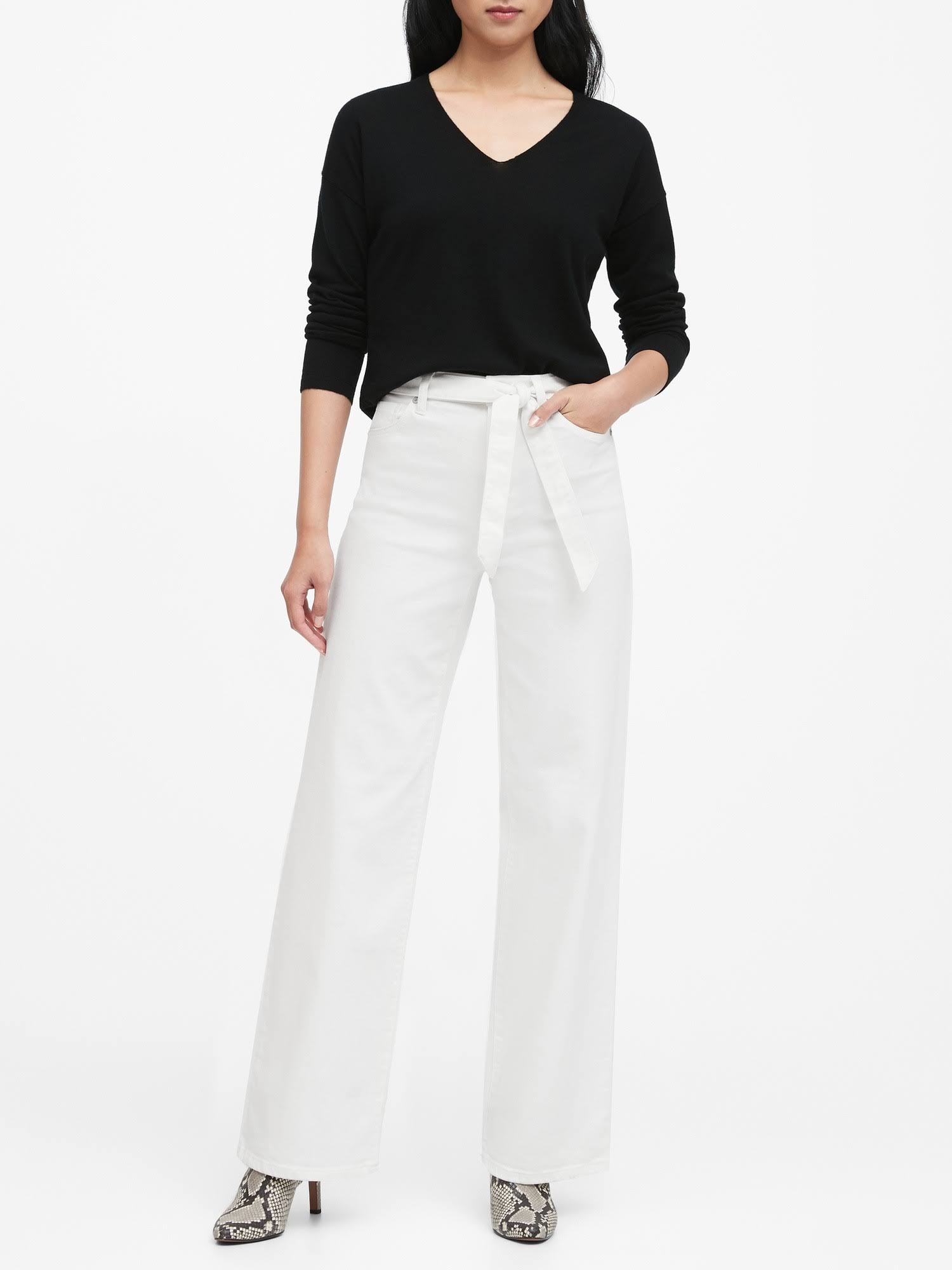 Banana Republic Women's Washable Merino V-Neck Sweater Black Size S