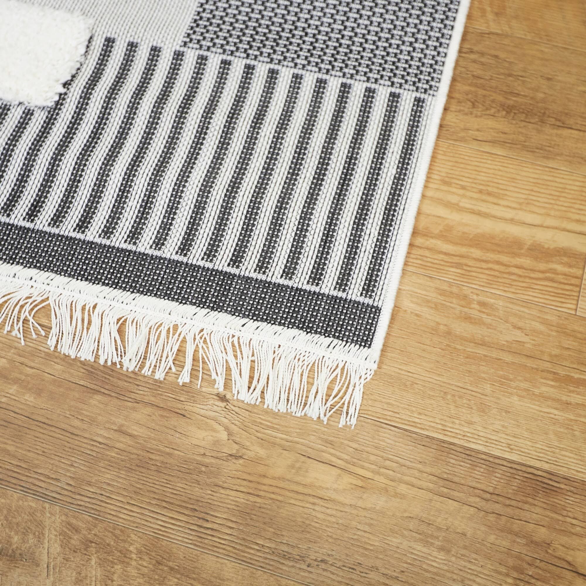 BALTA Tremo Grey 5&3x22 x 5&3x22 Indoor/Outdoor Area Rug