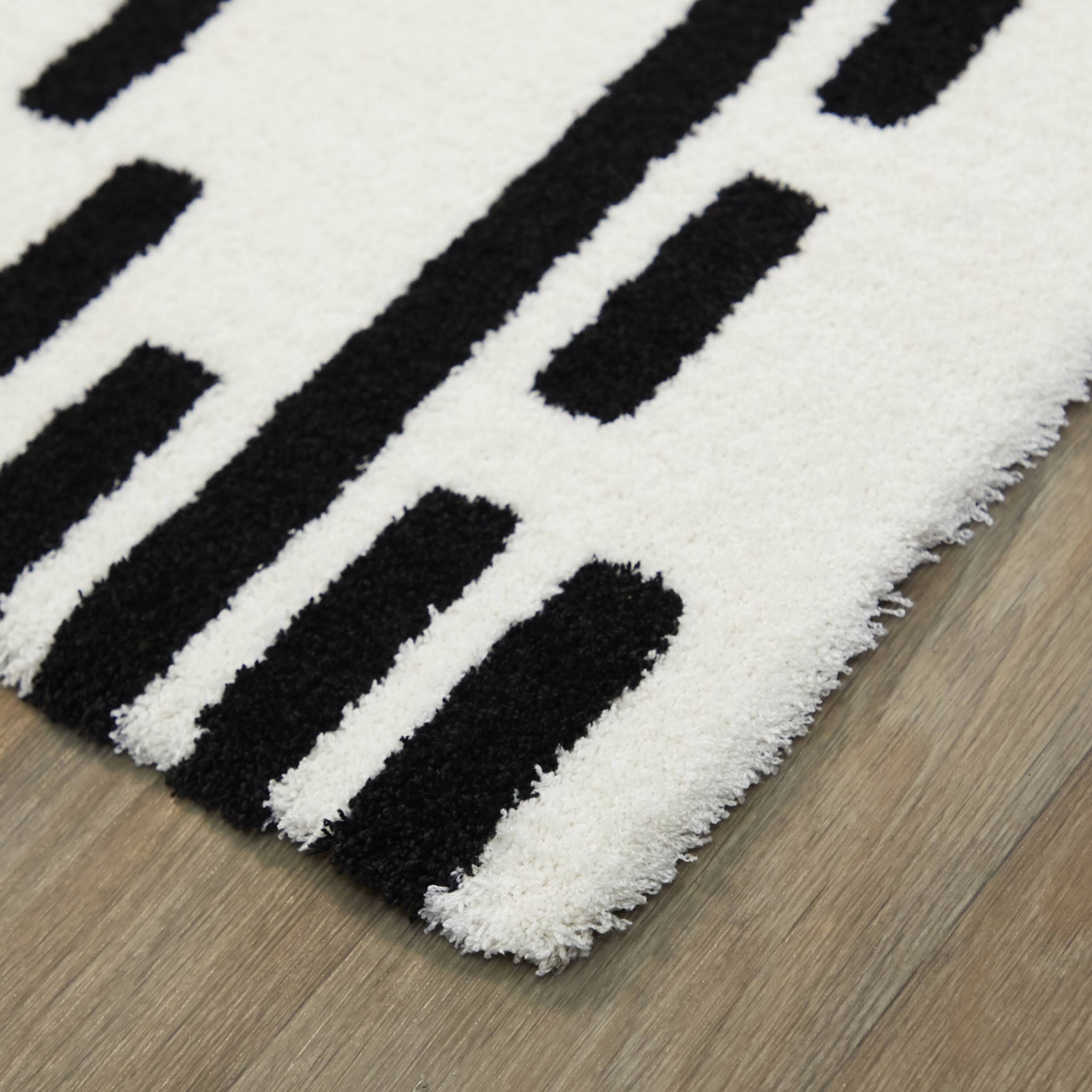 Hadden Contemporary Area Rug - 5&3x22 x 7& - Black