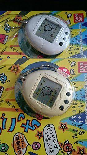 Original Tamagotchi First Decade 1996 (White) Bandai