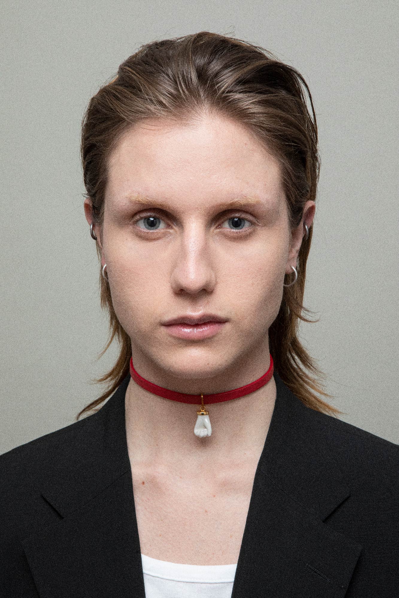 FIST LEATHER CHOKER WHITE