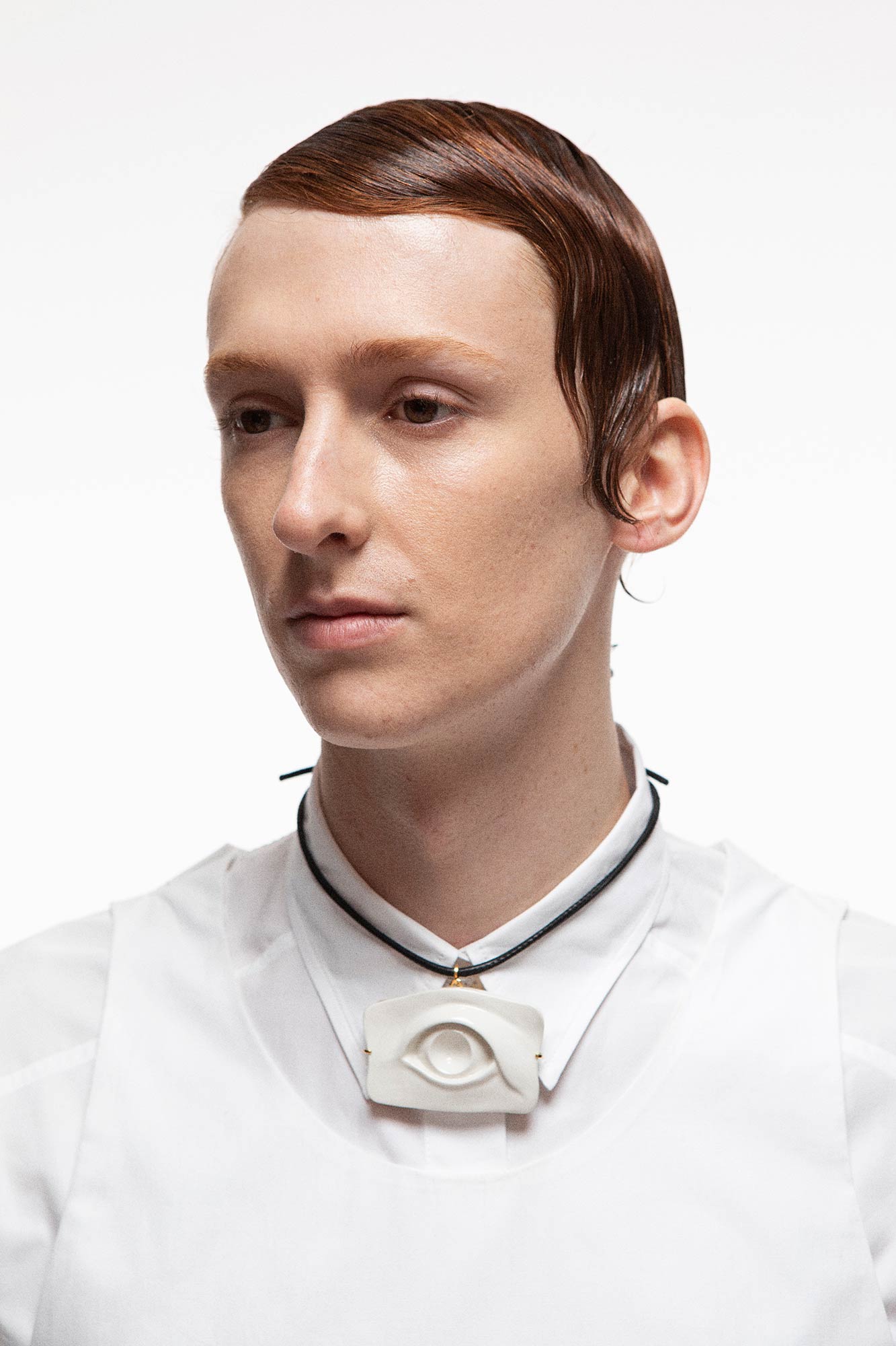 EYE BIG NECKLACE WHITE