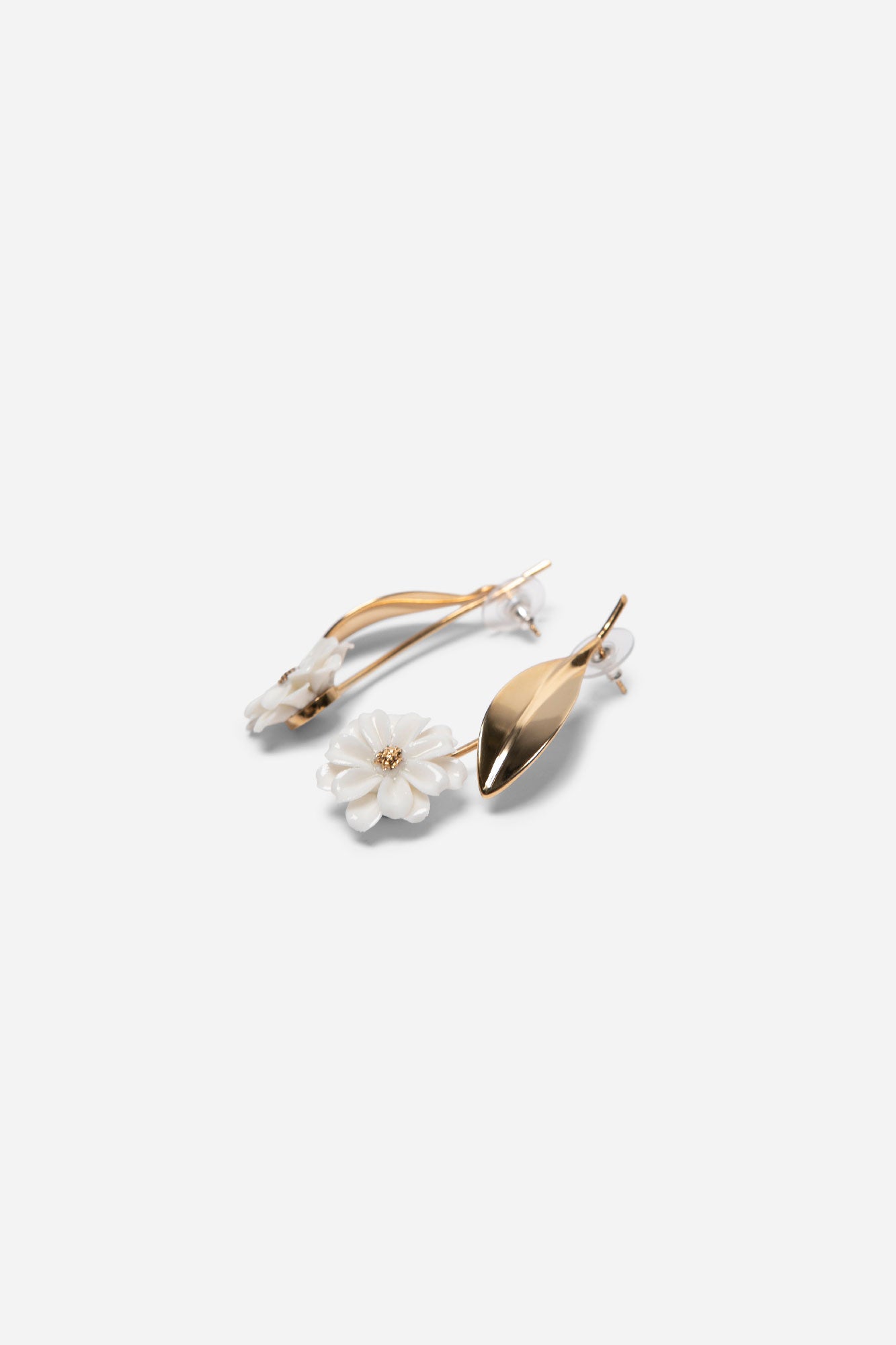 DAISY STEM EARRINGS GOLD