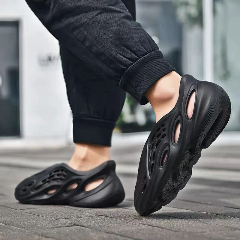 adidas Yeezy Foam RNR Onyx