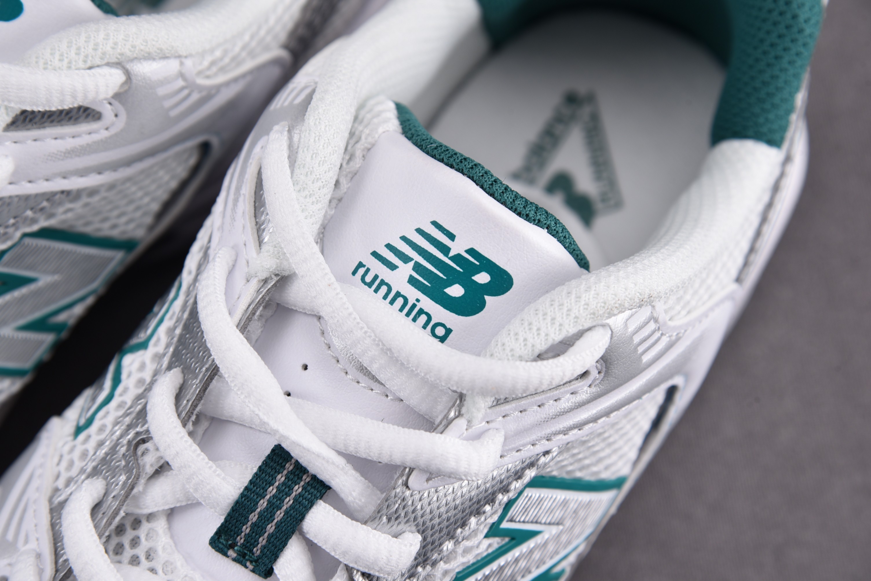 New Balance 530 White Silver Green
