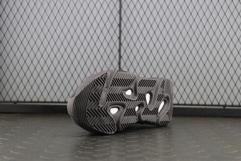 Adidas Yeezy Boost 700 V2 Vanta